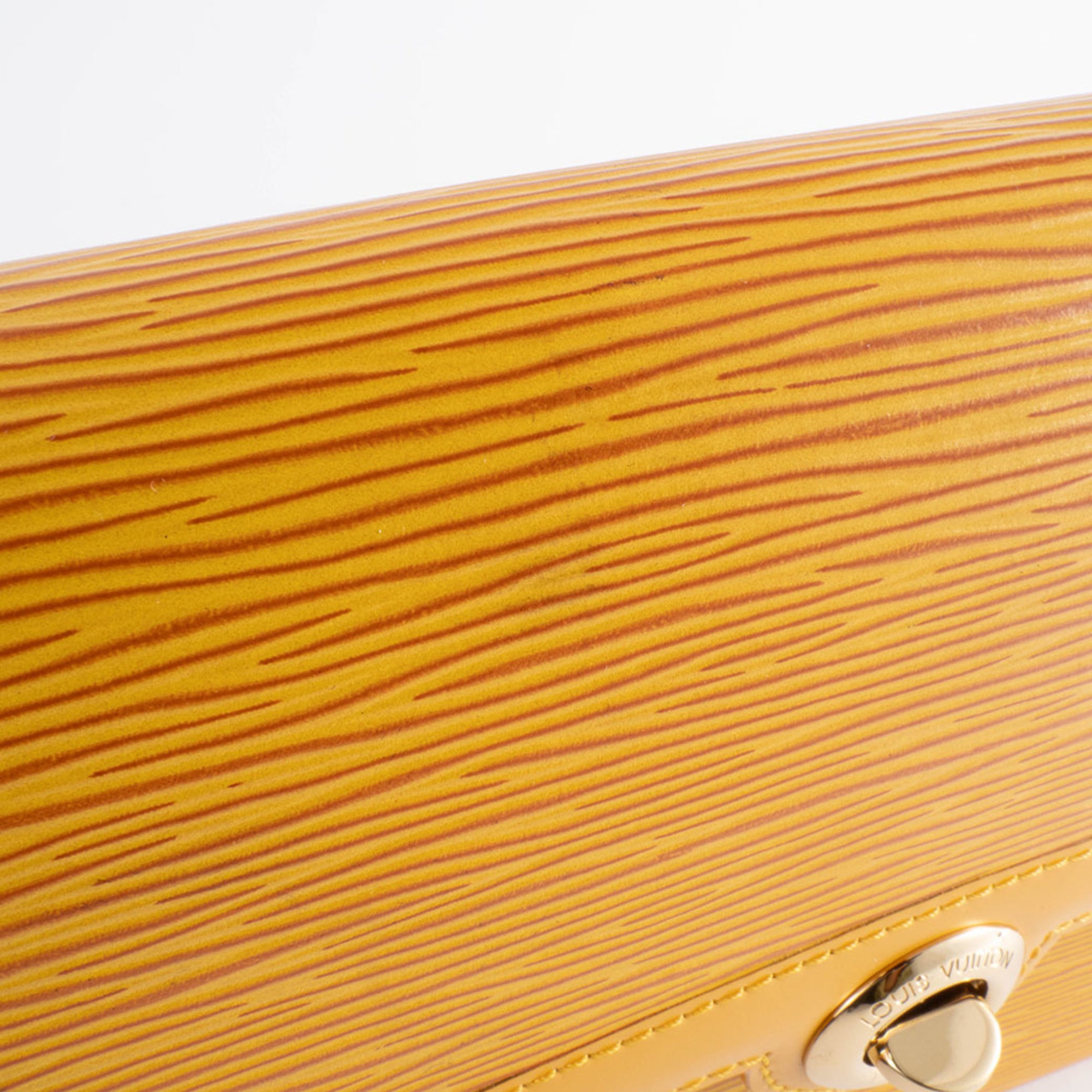 Louis Vuitton Yellow Epi Leather Pochette Shoulder Bag (Pre-Owned)