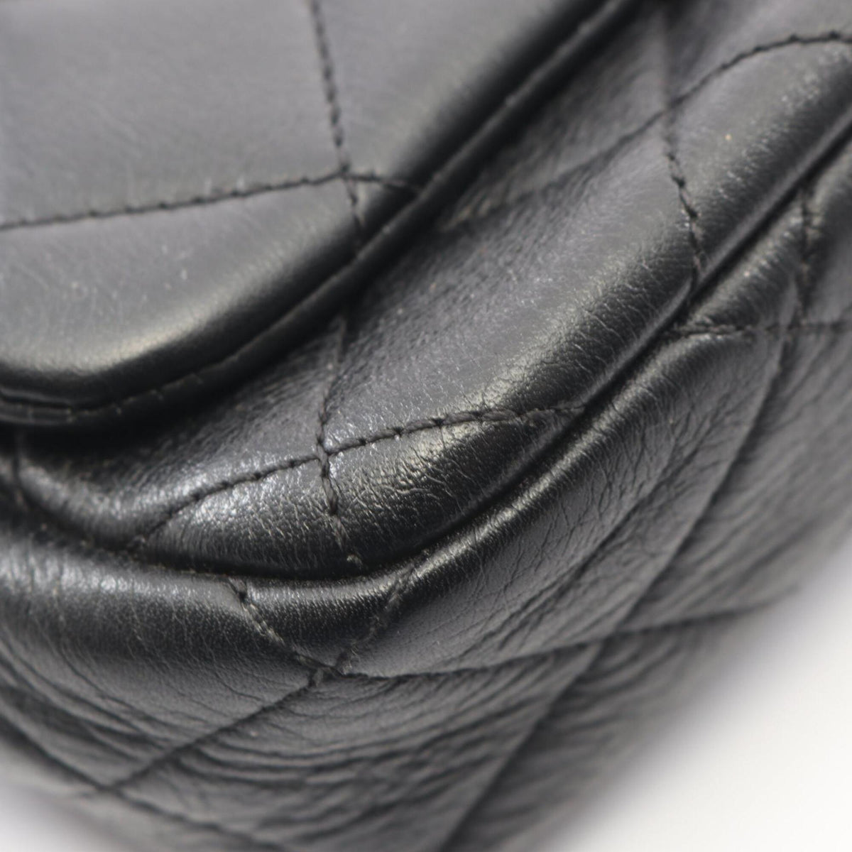 Chanel Black Leather Handbag Shoulder Bag (Pre-Owned)