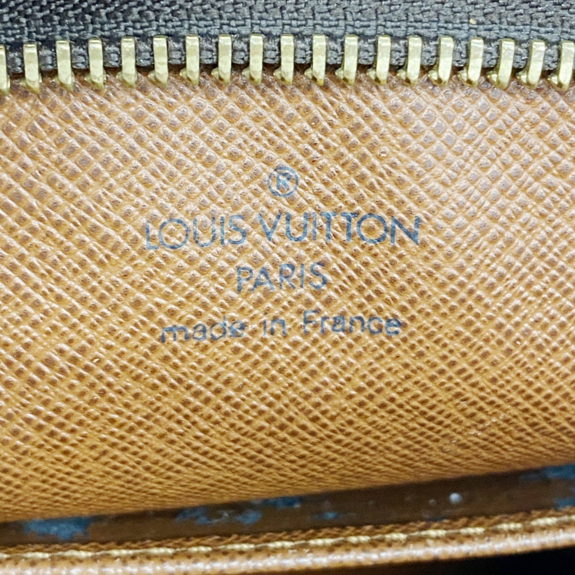 Louis Vuitton Brown Shoulder Bag (Pre-Owned)