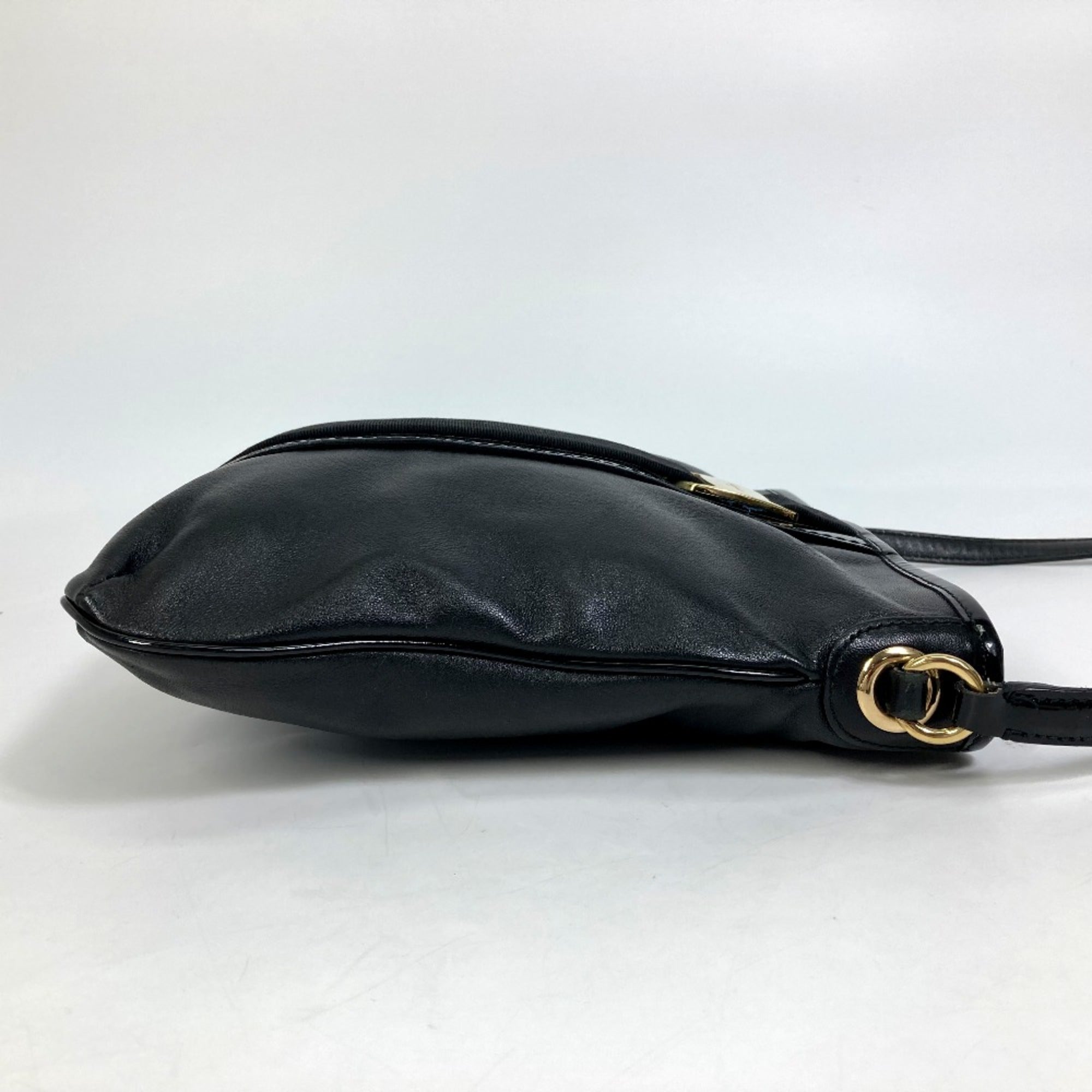 Salvatore Ferragamo Black Other Shoulder Bag (Pre-Owned)