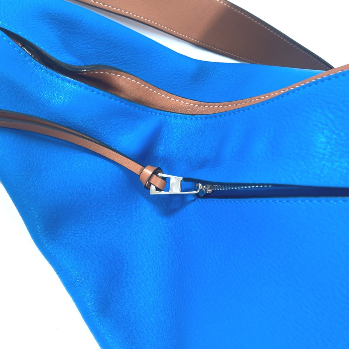 Loewe Blue Leather Shoulder Bag (Pre-Owned)