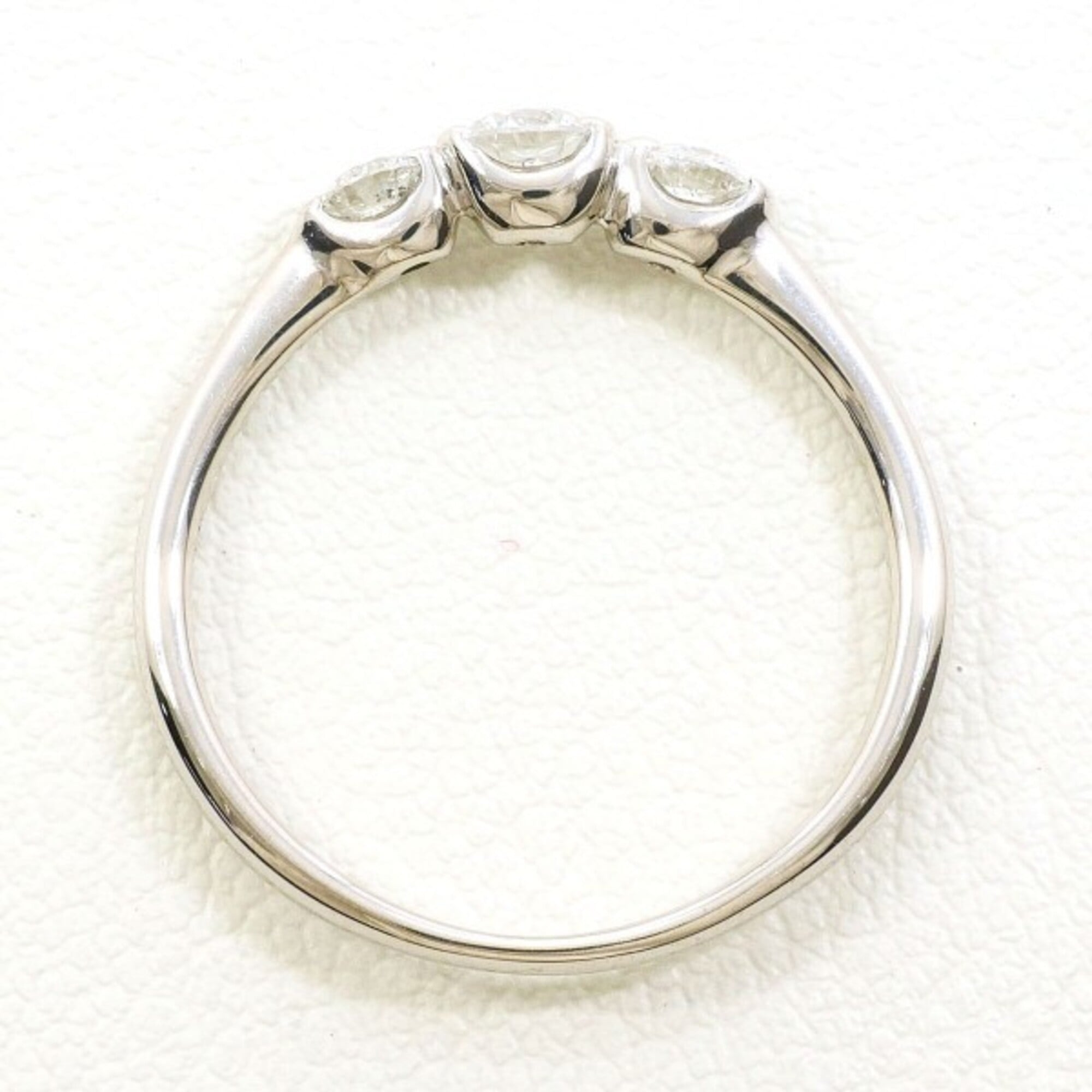 Unbranded White Gold White Gold (18K) Band Ring (Pre-Owned)