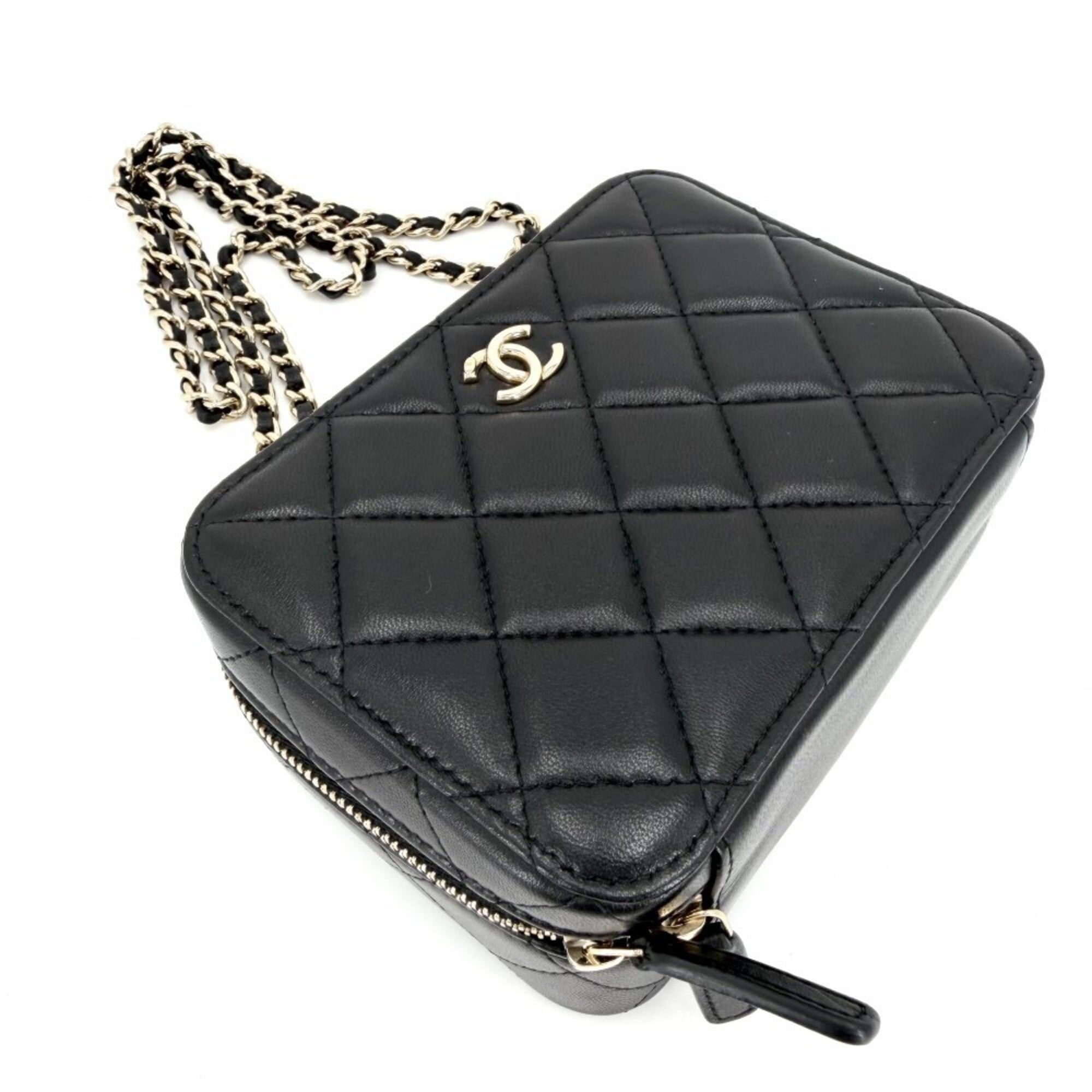 Chanel Matelasse Black Leather Pochette Shoulder Bag (Pre-Owned)