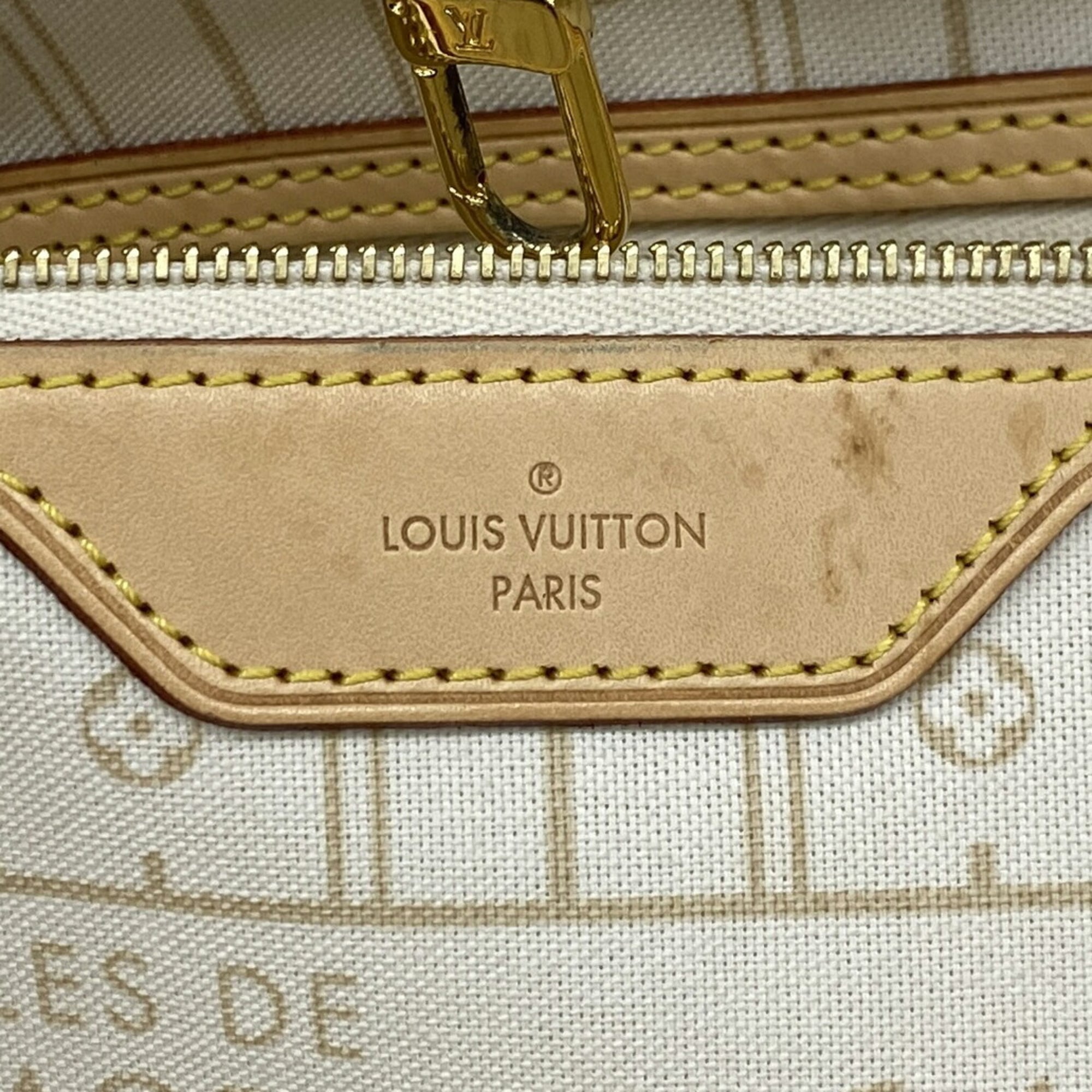 Louis Vuitton White Tote Bag (Pre-Owned)