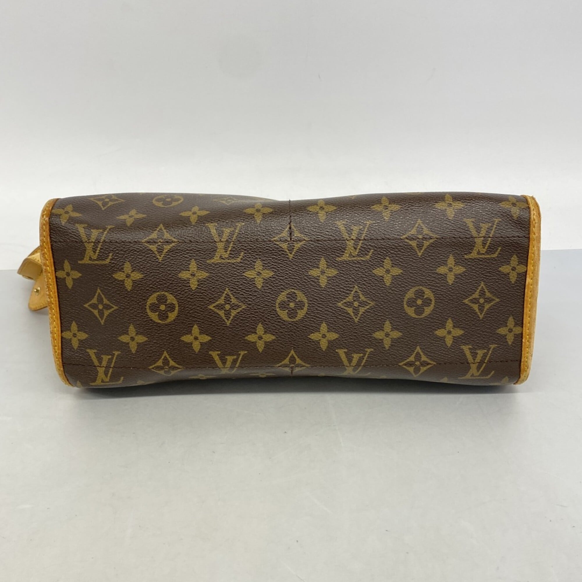 Louis Vuitton Brown Shoulder Bag (Pre-Owned)
