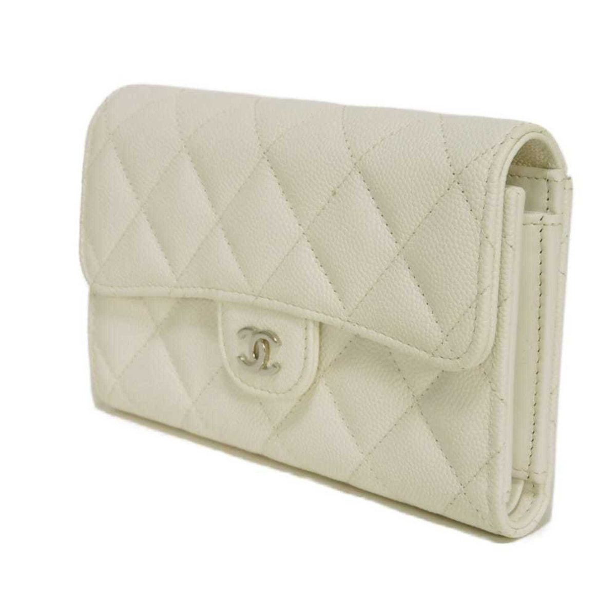 Chanel White Leather Wallet (Tri-Fold) (Pre-Owned)