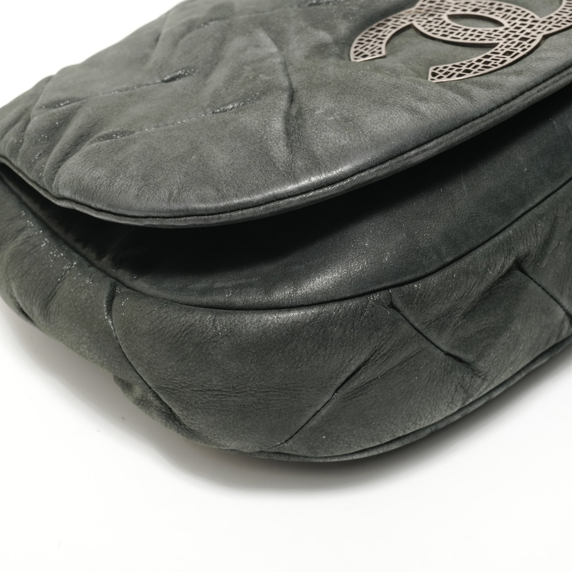 Chanel Black Shoulder Bag (Pre-Owned)