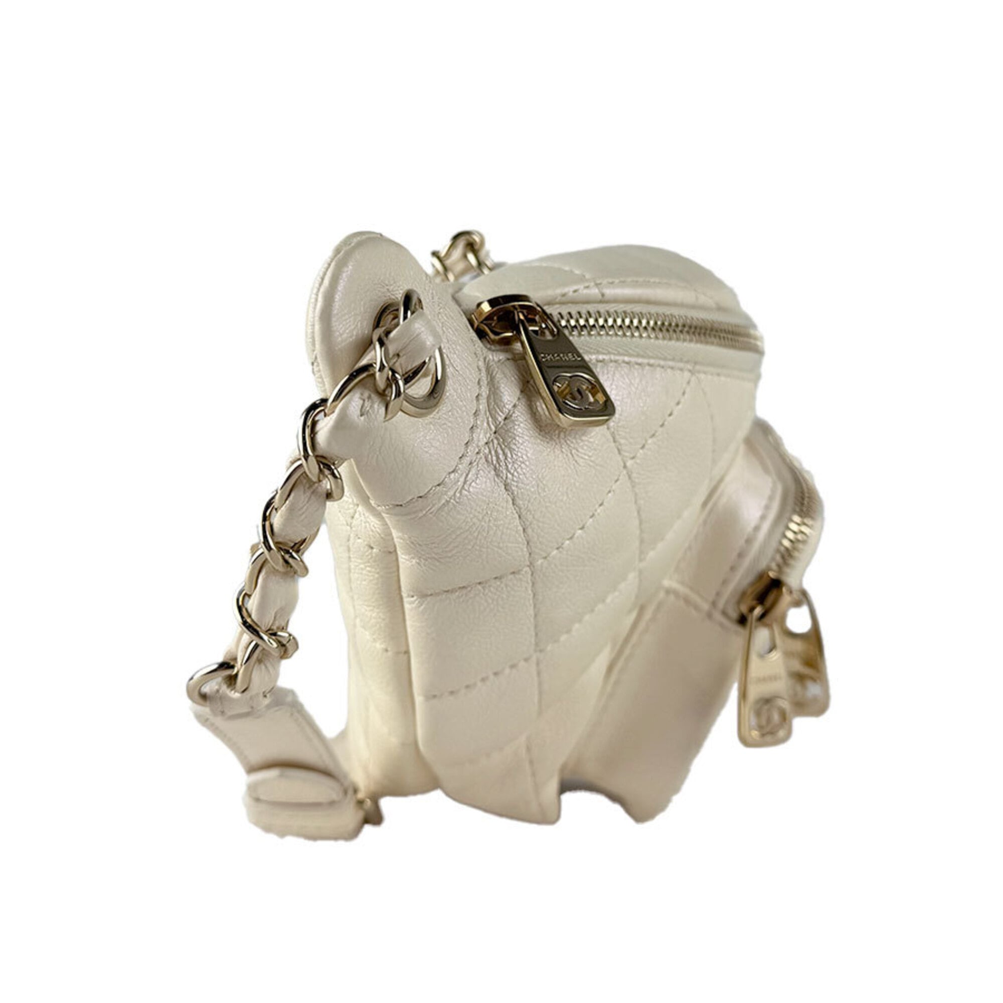 Chanel Ivory Leather Fanny Pack Shoulder Bag (Pre-Owned)