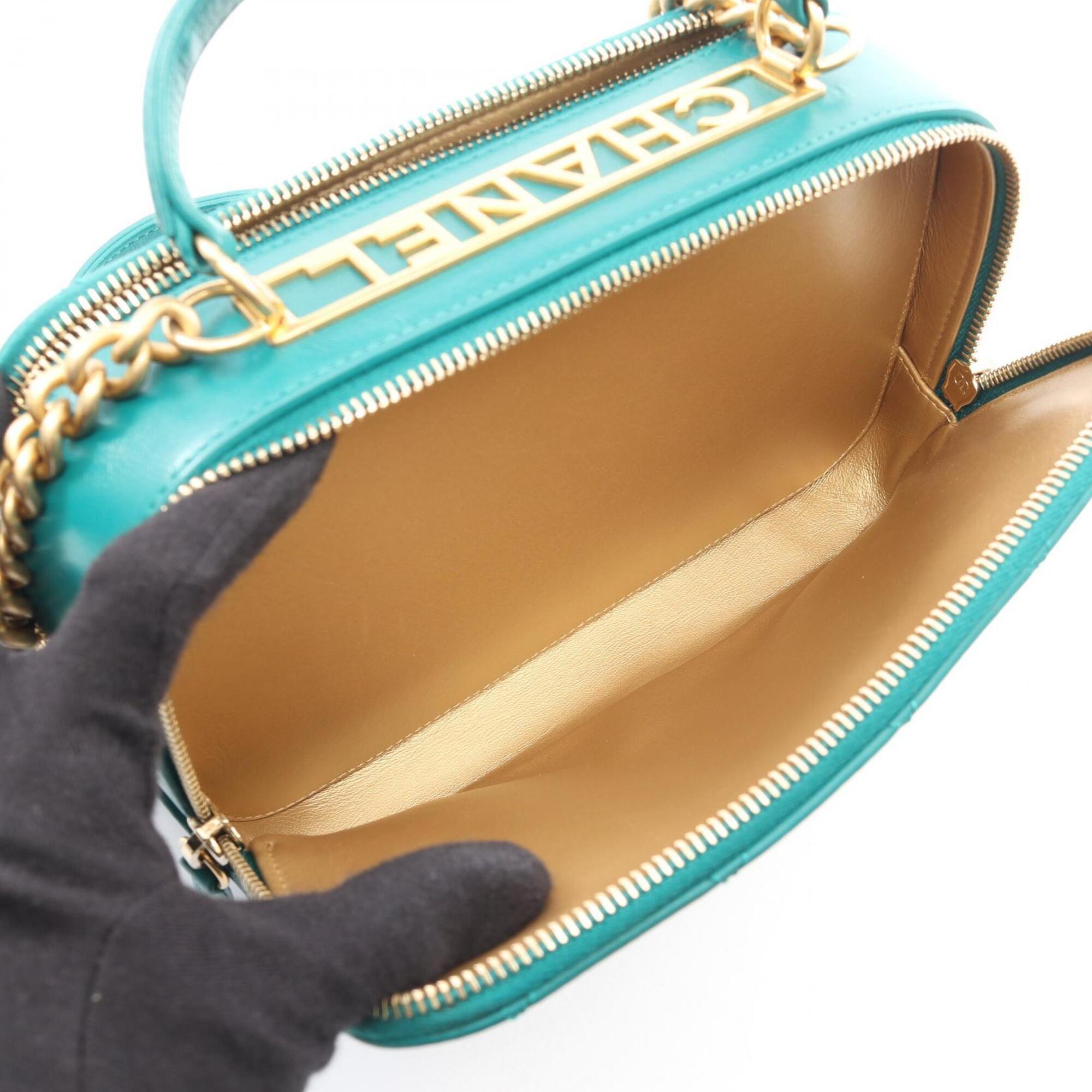 Chanel Green Leather Handbag Shoulder Bag (Pre-Owned)