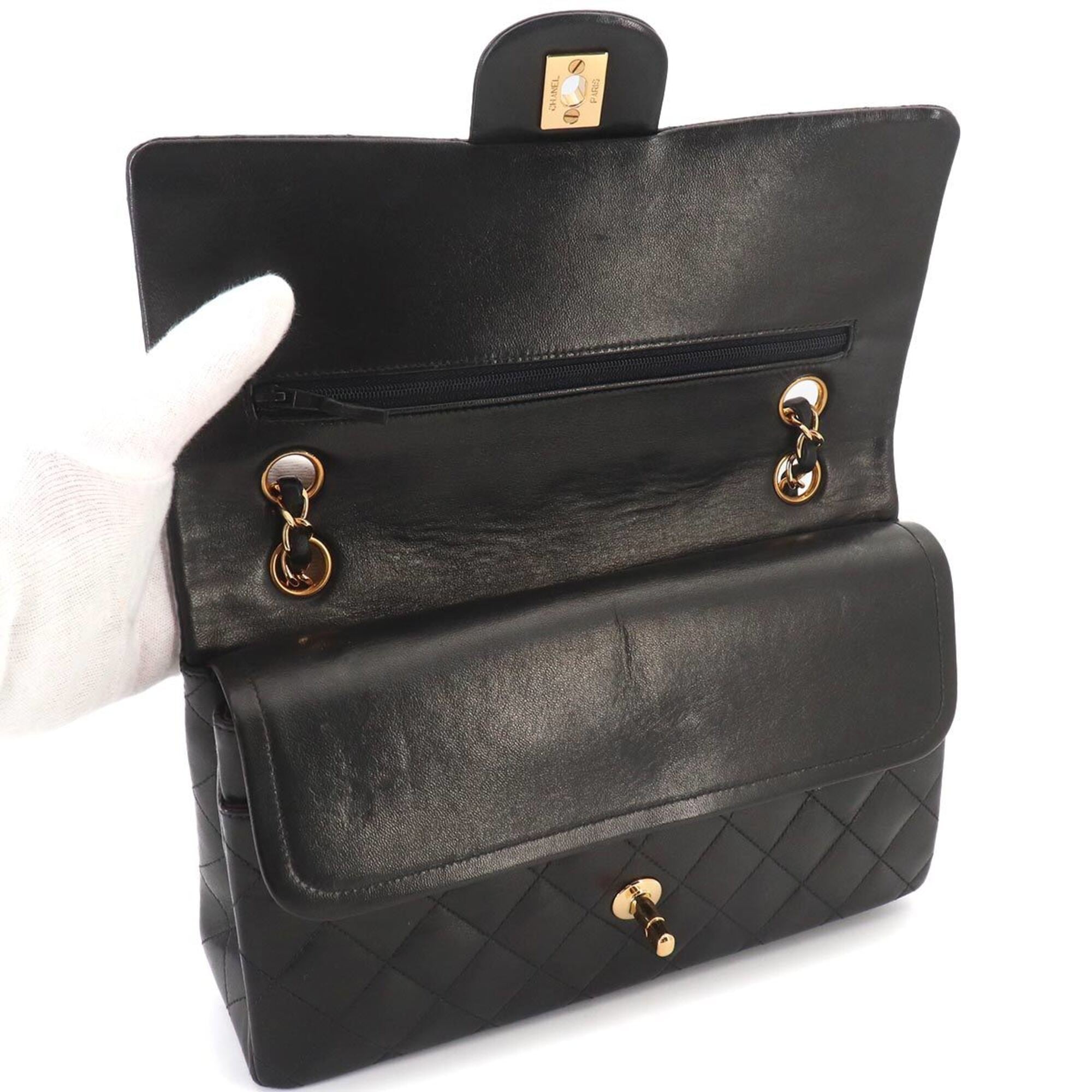 Chanel Black Leather Handbag Shoulder Bag (Pre-Owned)