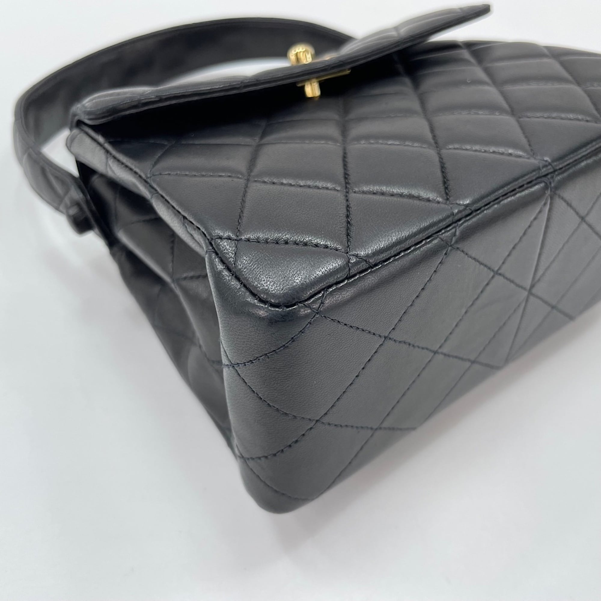 Chanel Black Handbag (Pre-Owned)