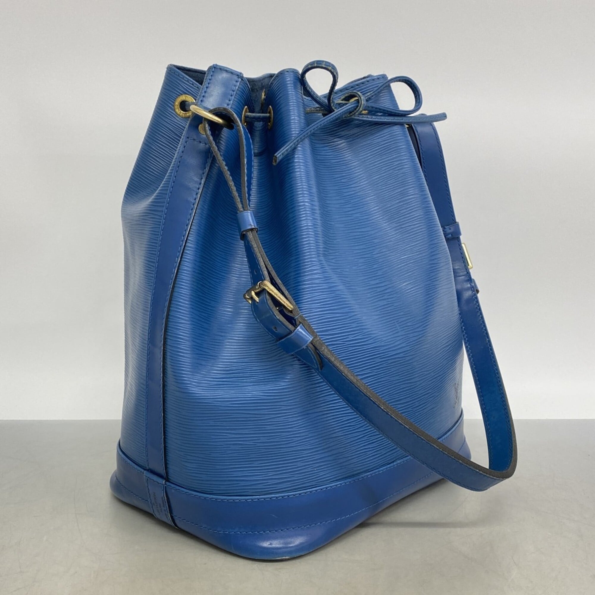 Louis Vuitton Toledo Blue Shoulder Bag (Pre-Owned)