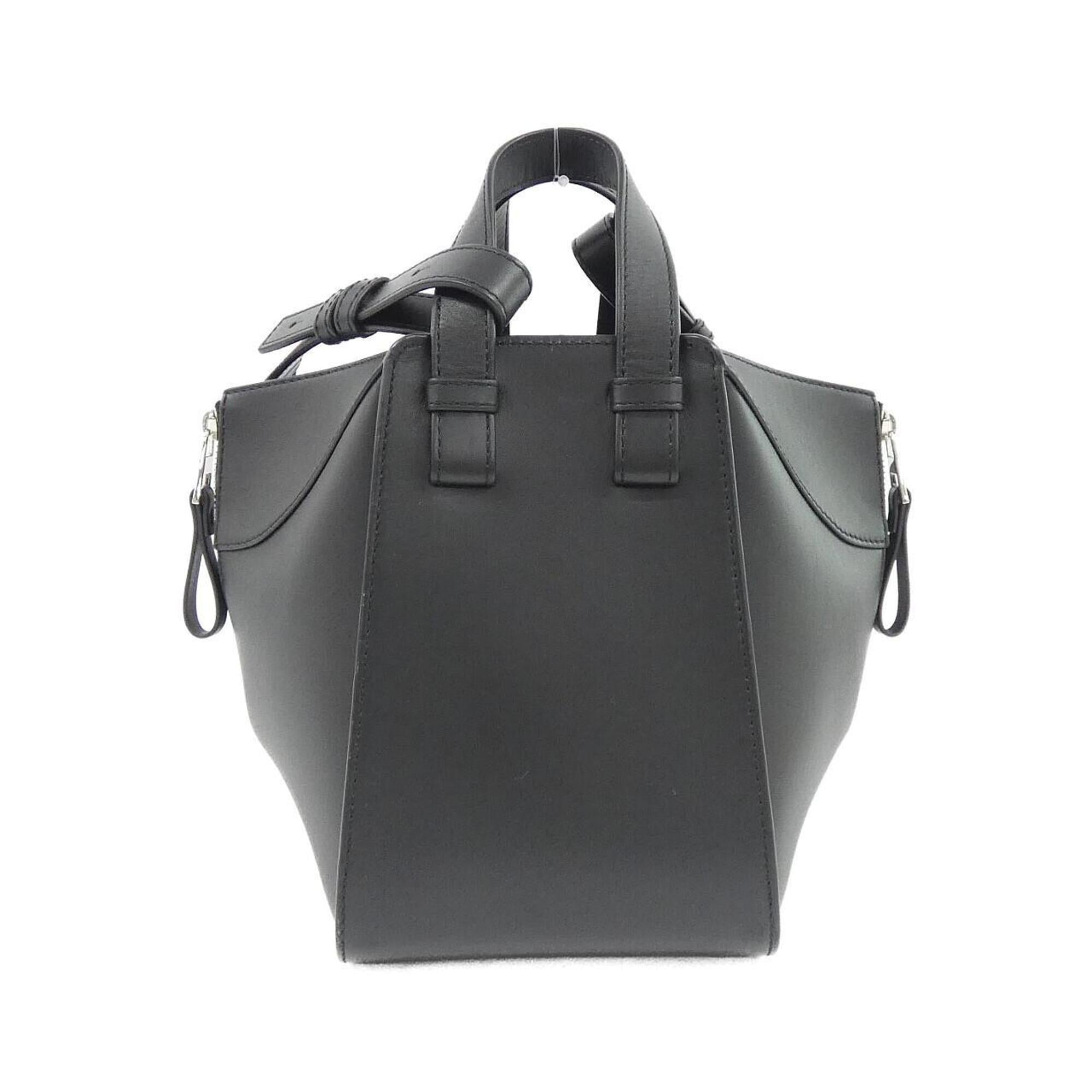 Loewe Black Leather Shoulder Bag (Pre-Owned)