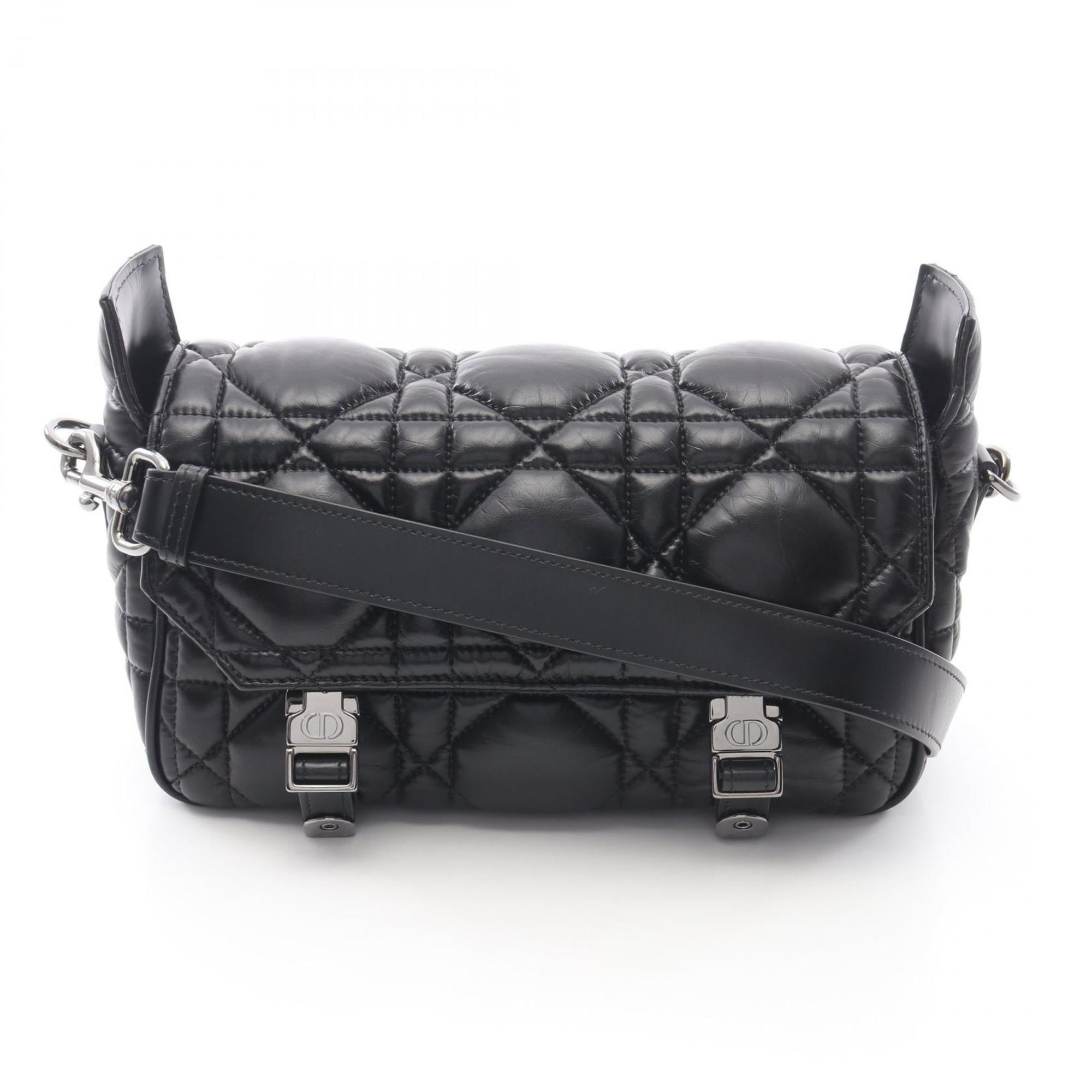 Christian Dior Black Leather Shoulder Bag (Pre-Owned)