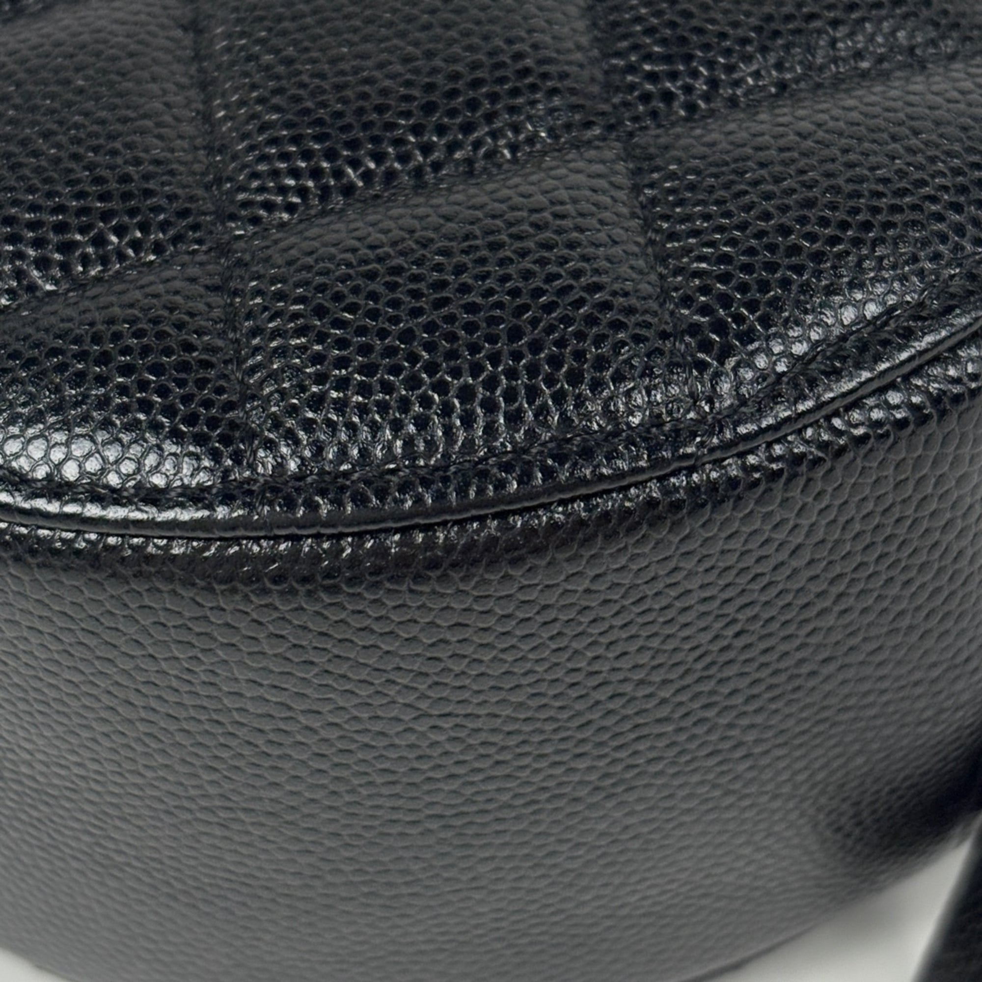 Chanel Matelasse Black Grained Calfskin Shoulder Bag (Pre-Owned)