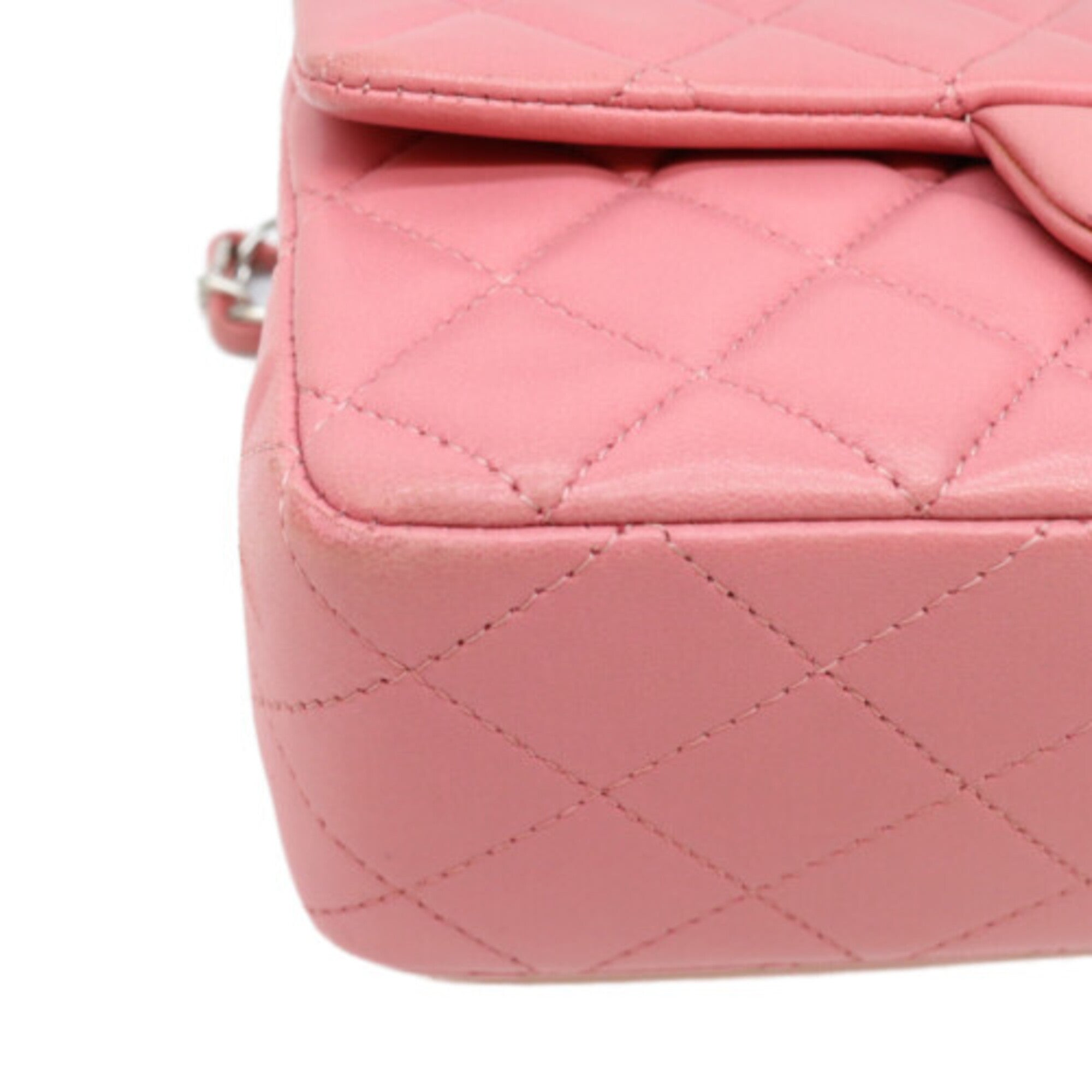 Chanel Pink Leather Shoulder Bag (Pre-Owned)