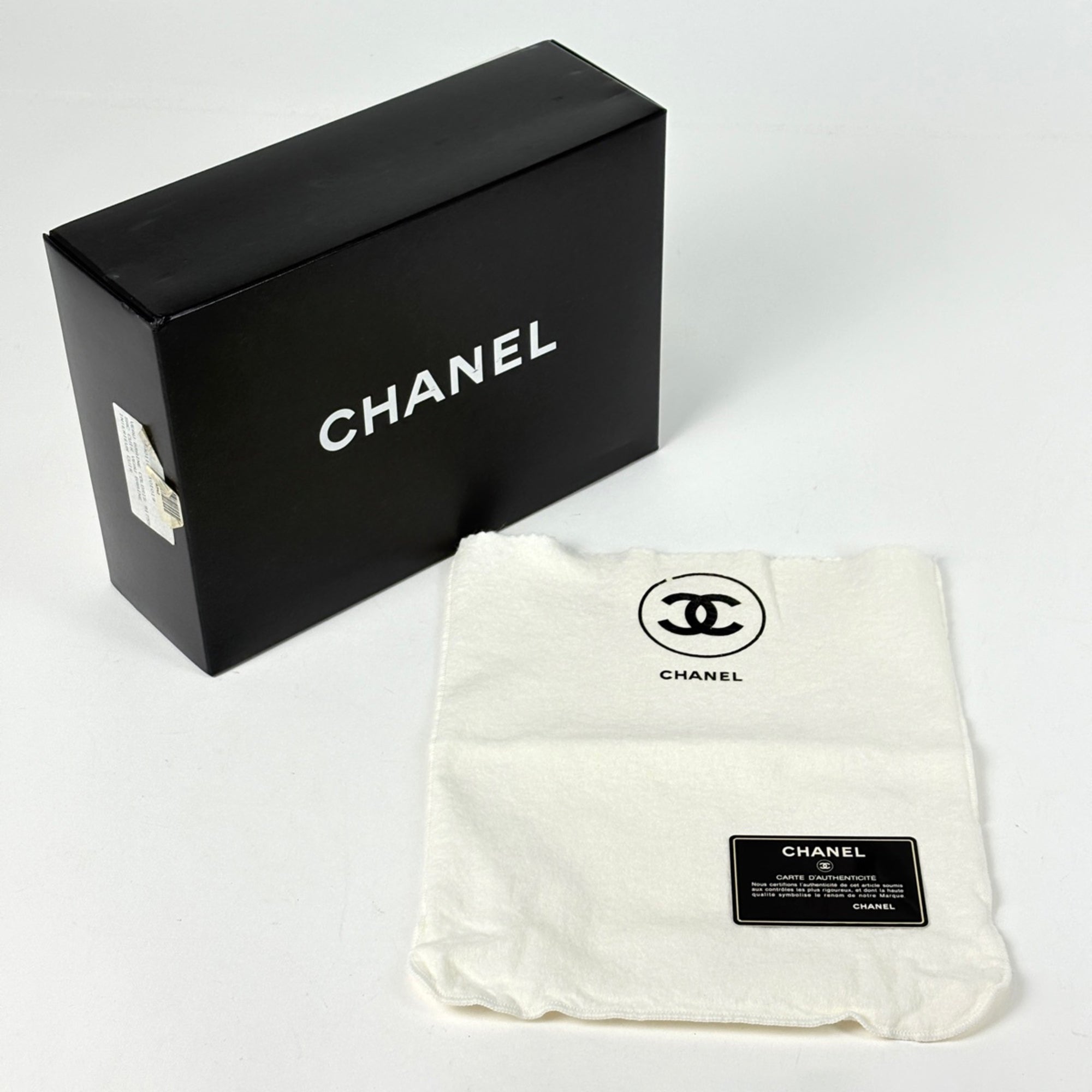 Chanel Beige Grained Calfskin Shoulder Bag (Pre-Owned)