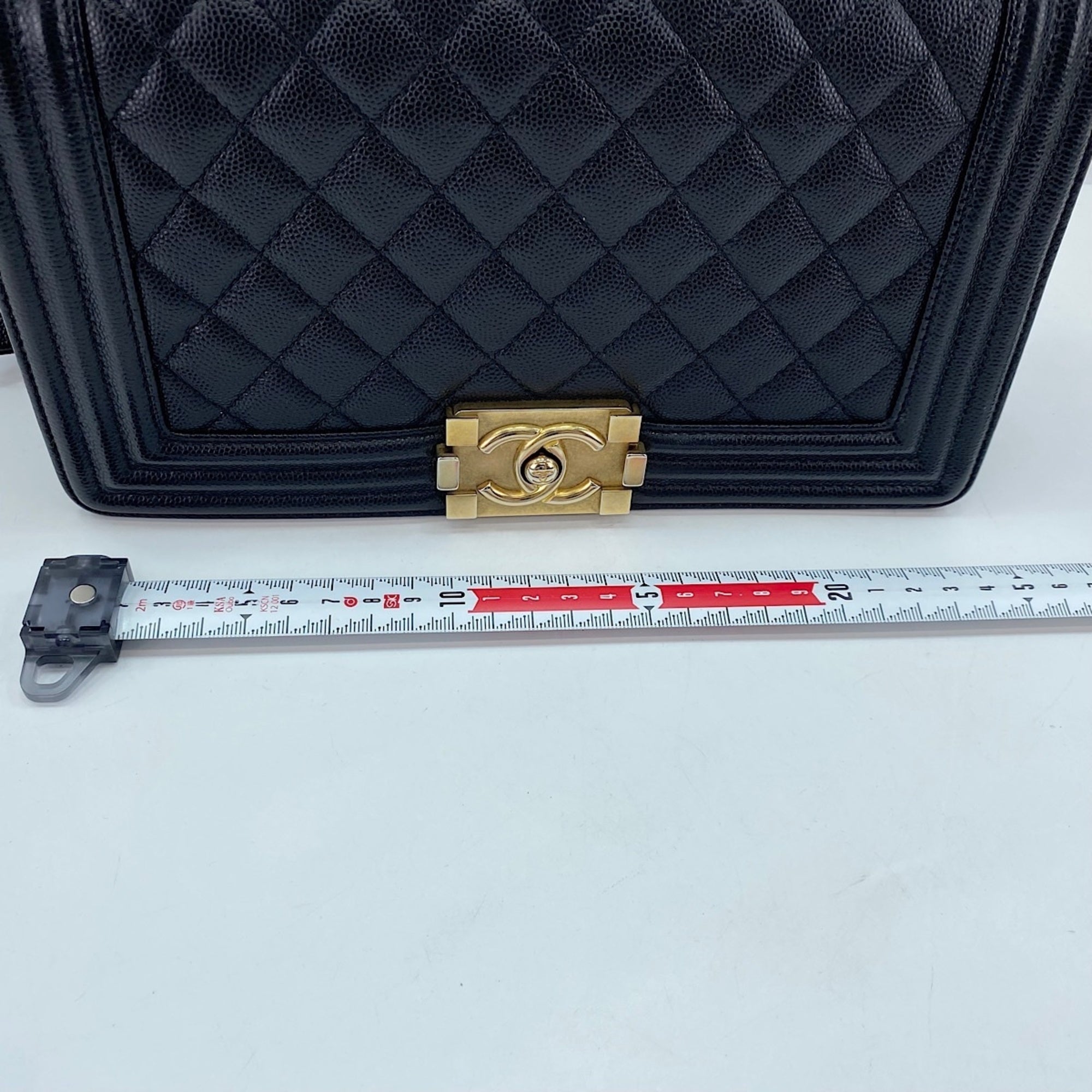 Chanel Black Shoulder Bag (Pre-Owned)