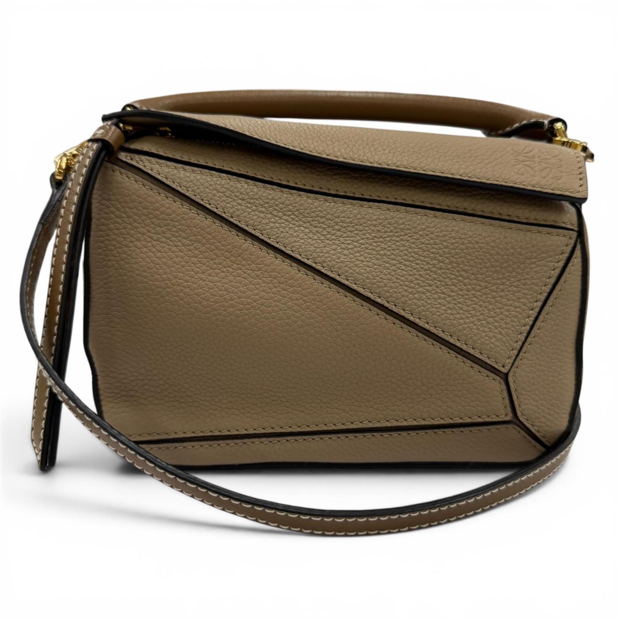 Loewe Beige Leather Handbag Shoulder Bag (Pre-Owned)