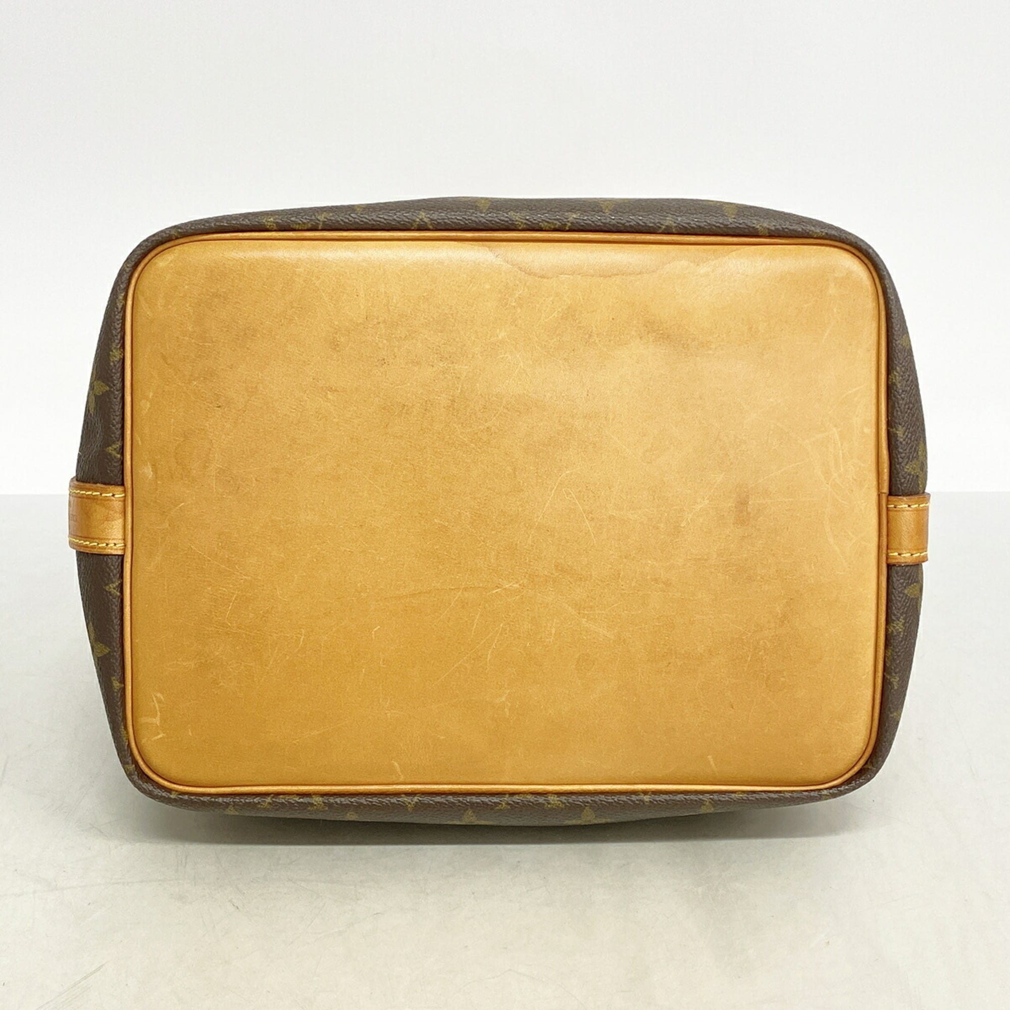 Louis Vuitton Brown Shoulder Bag (Pre-Owned)