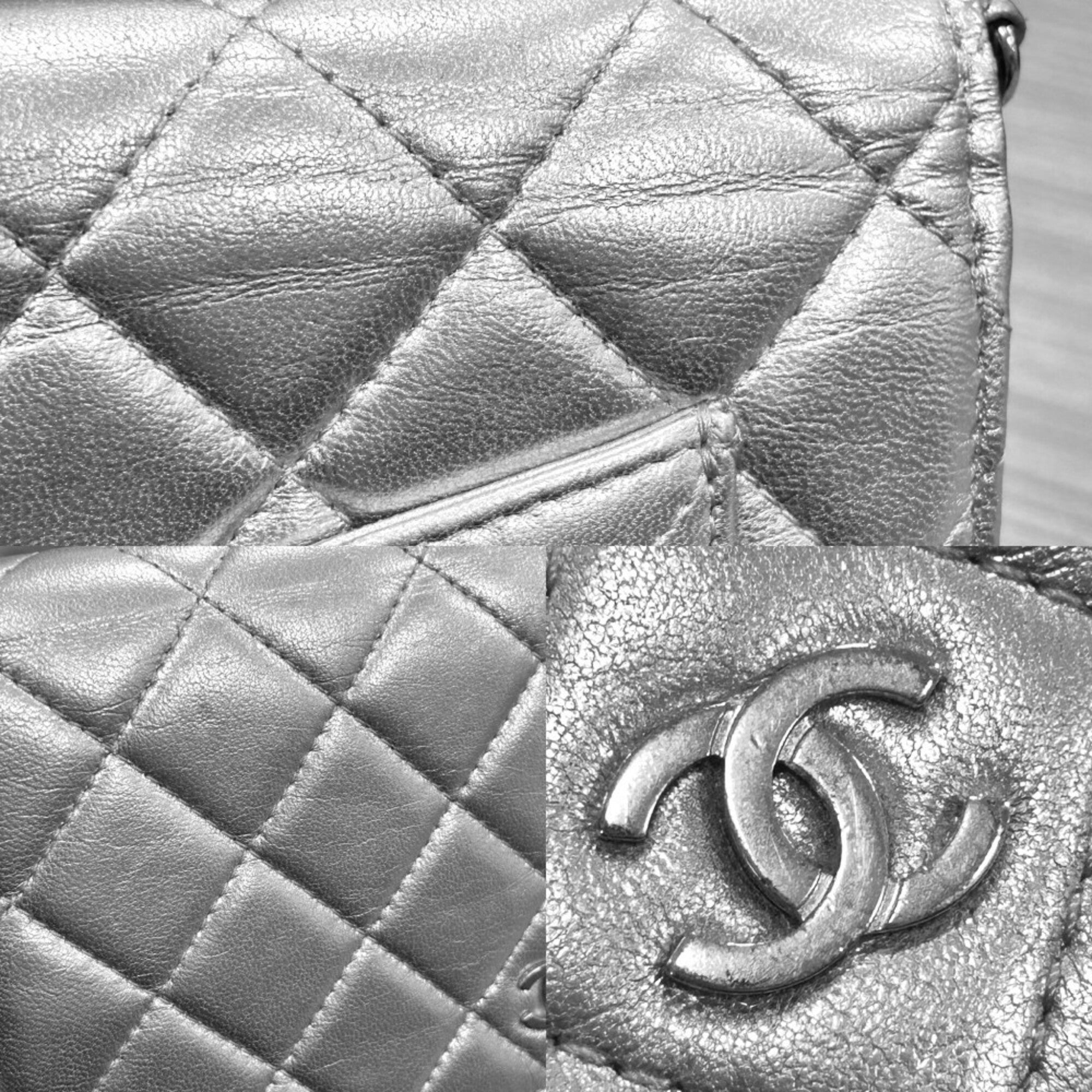 Chanel Matelasse Silver Leather Shoulder Bag (Pre-Owned)