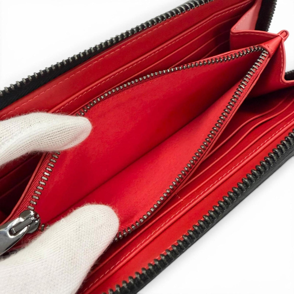 Christian Louboutin Black Leather Long Wallet (Bi-Fold) (Pre-Owned)