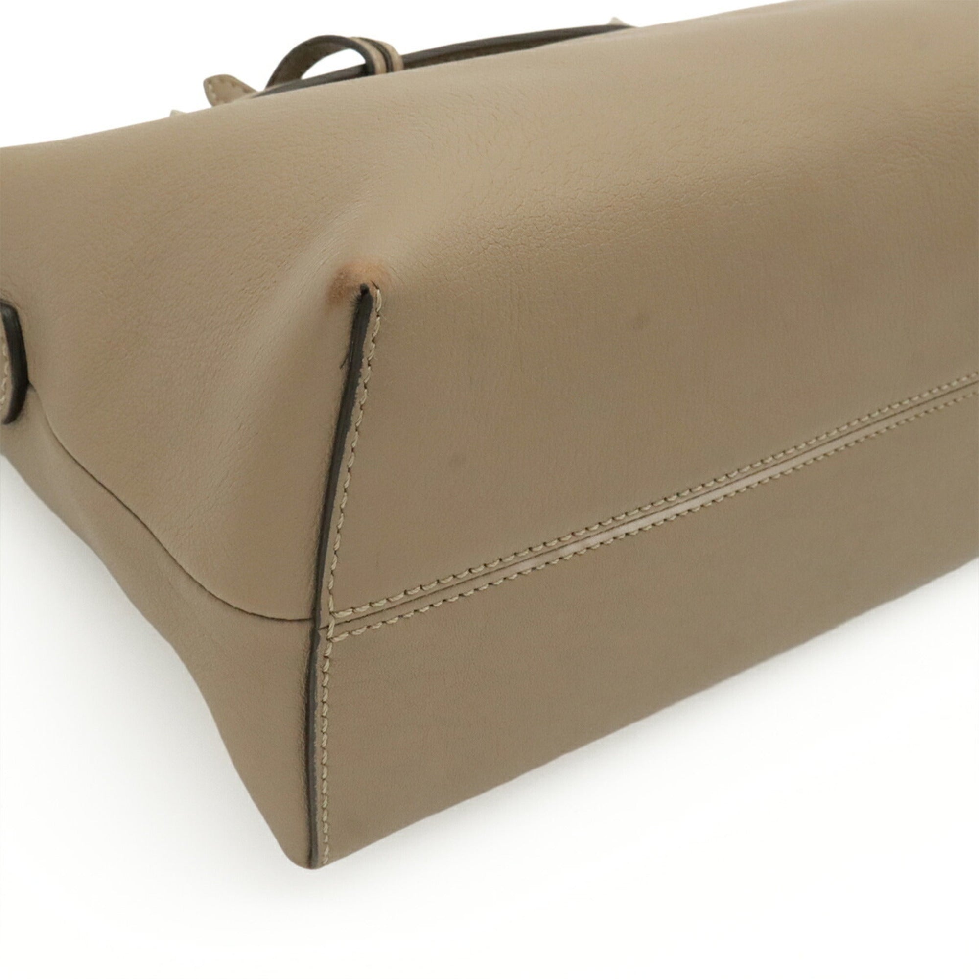 Fendi Grayish White Leather Handbag Shoulder Bag (Pre-Owned)