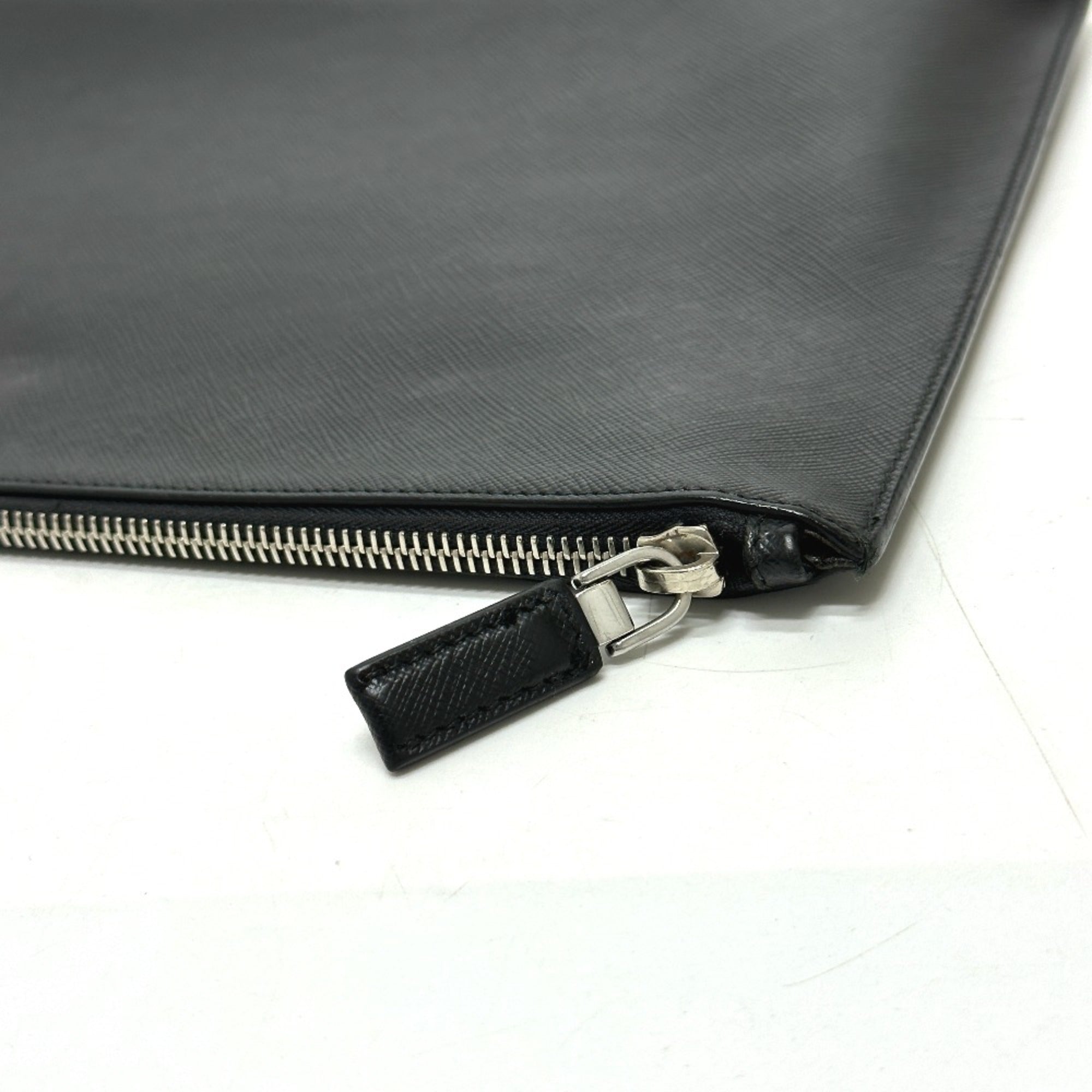 Prada Black Leather Clutch Bag (Pre-Owned)