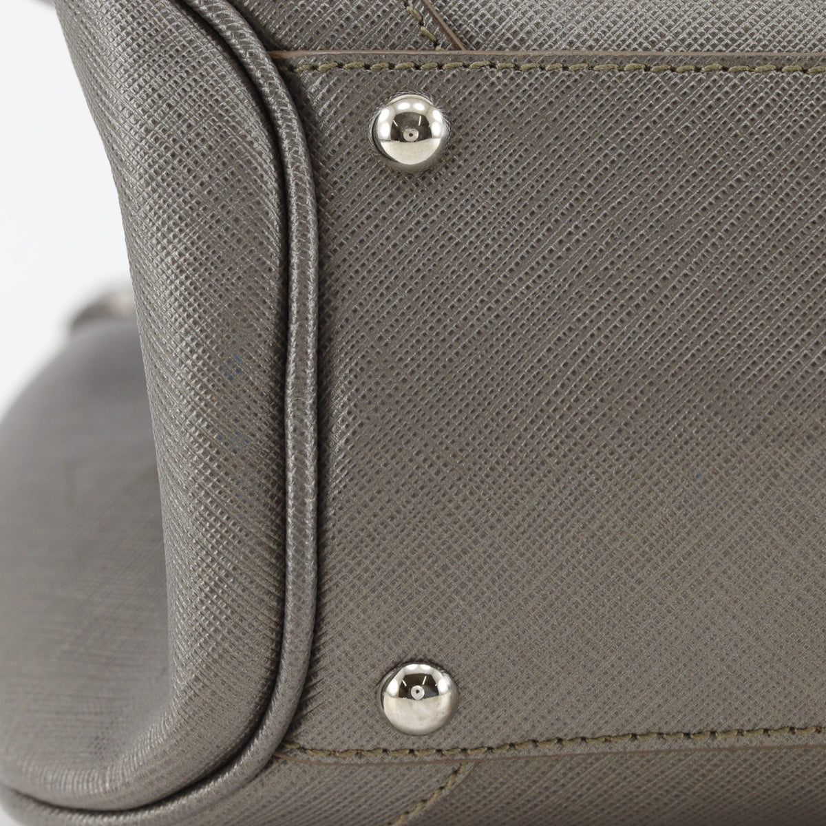 Salvatore Ferragamo Gray Leather Tote Bag (Pre-Owned)