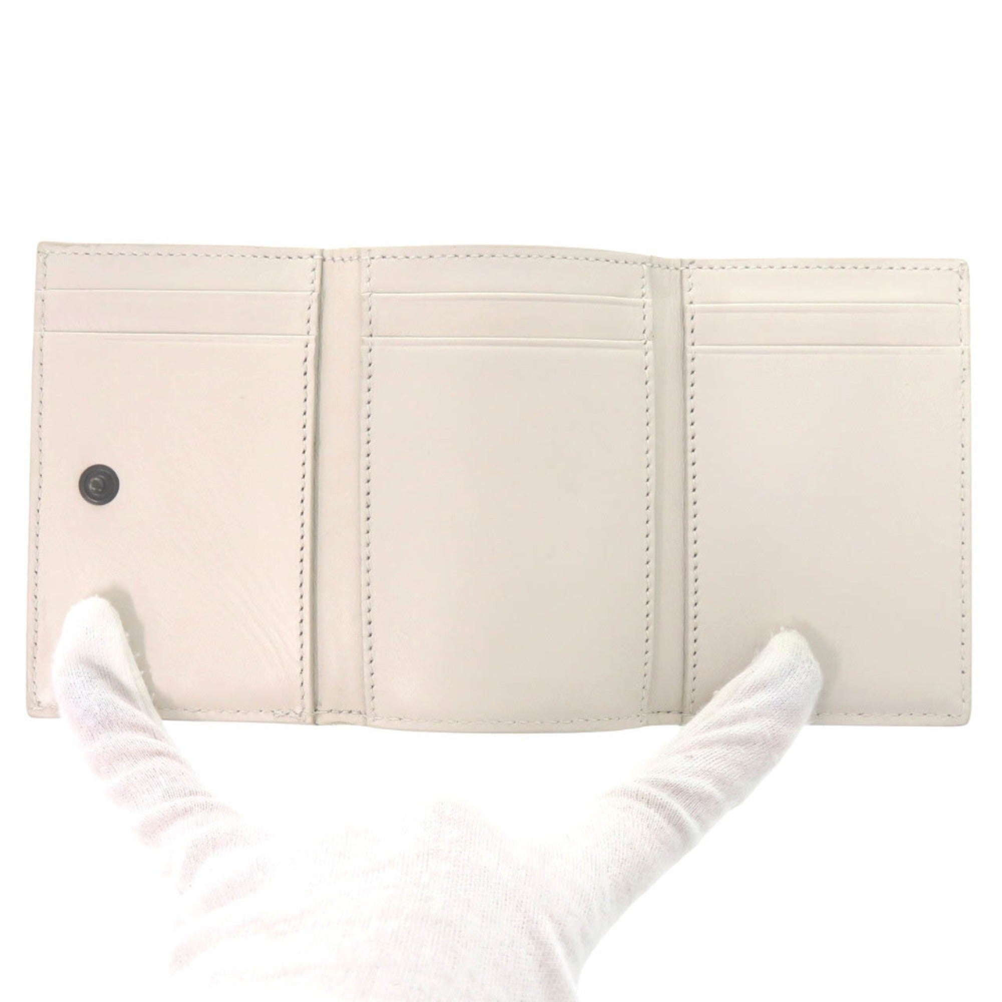 Bottega Veneta Ivory Leather Wallet (Tri-Fold) (Pre-Owned)