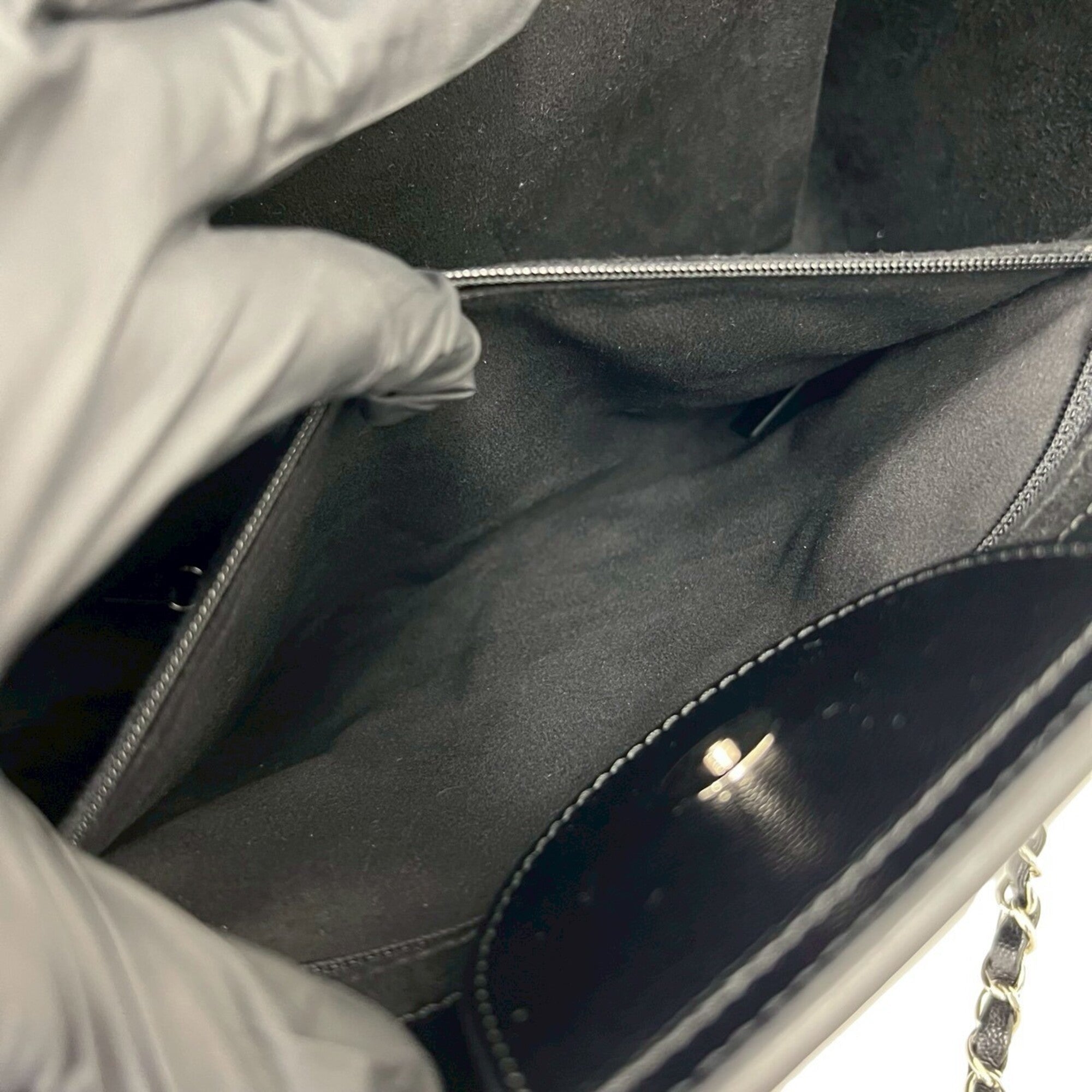 Chanel Black Grained Calfskin Handbag Tote Bag (Pre-Owned)