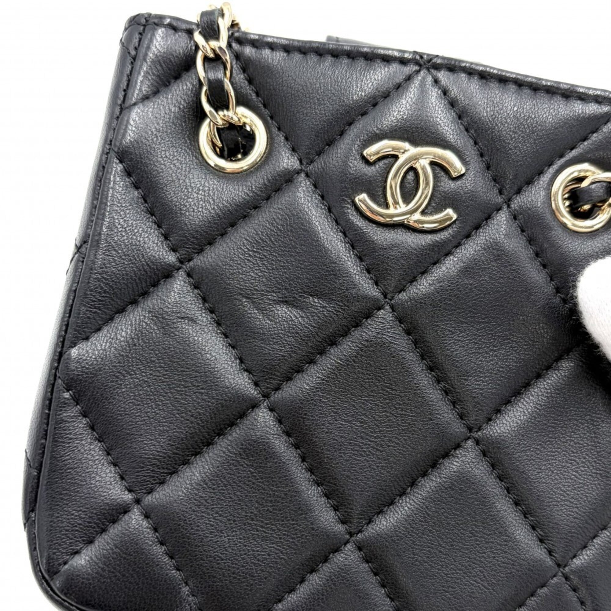 Chanel Matelasse Black Leather Pochette Shoulder Bag (Pre-Owned)