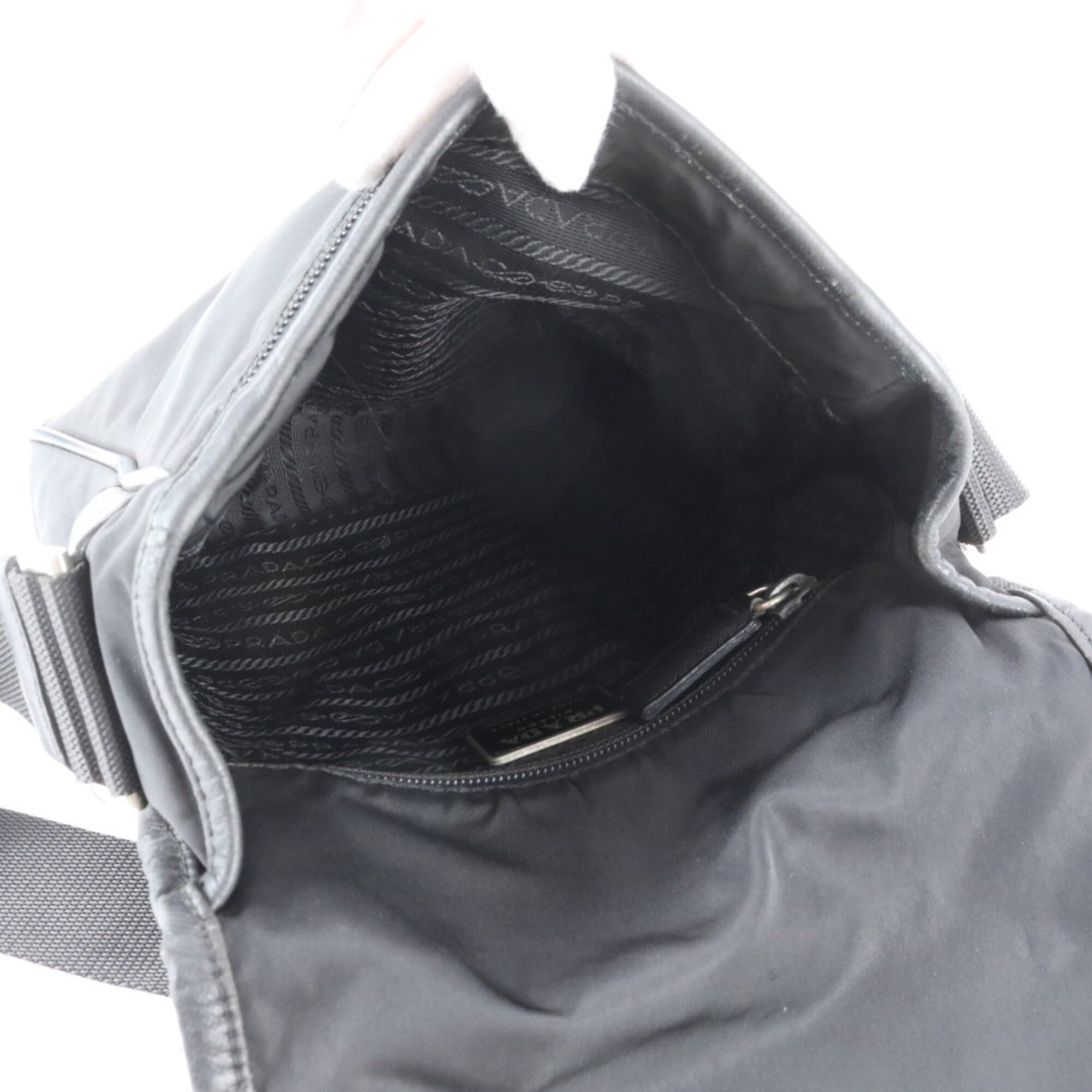 Prada Black Nylon Leather Shoulder Bag (Pre-Owned)