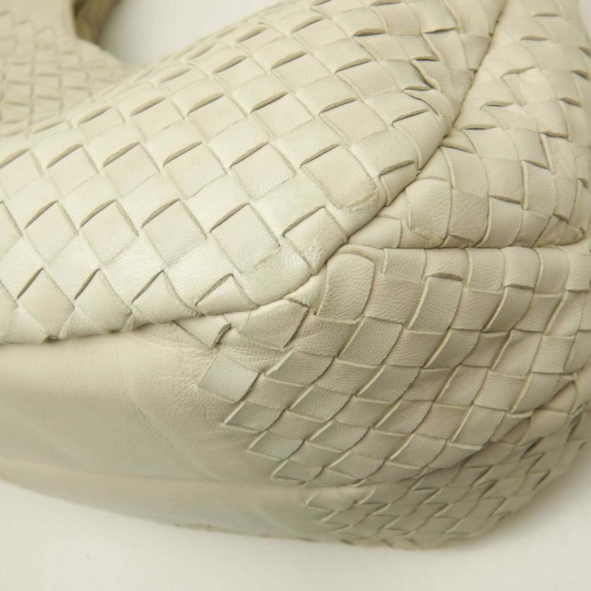 Bottega Veneta Intrecciato Ivory Leather Shoulder Bag (Pre-Owned)