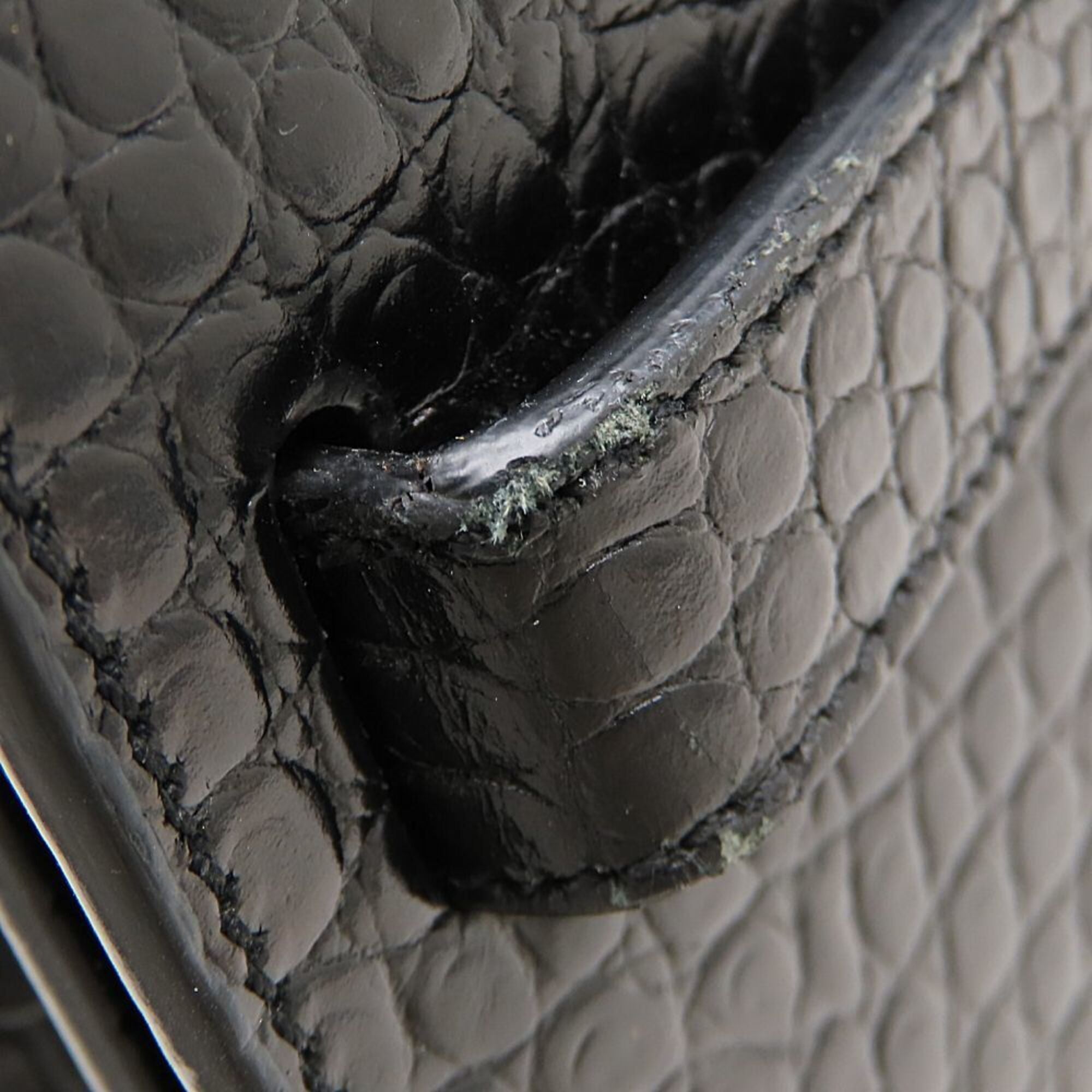 Yves Saint Laurent Black Leather Handbag (Pre-Owned)