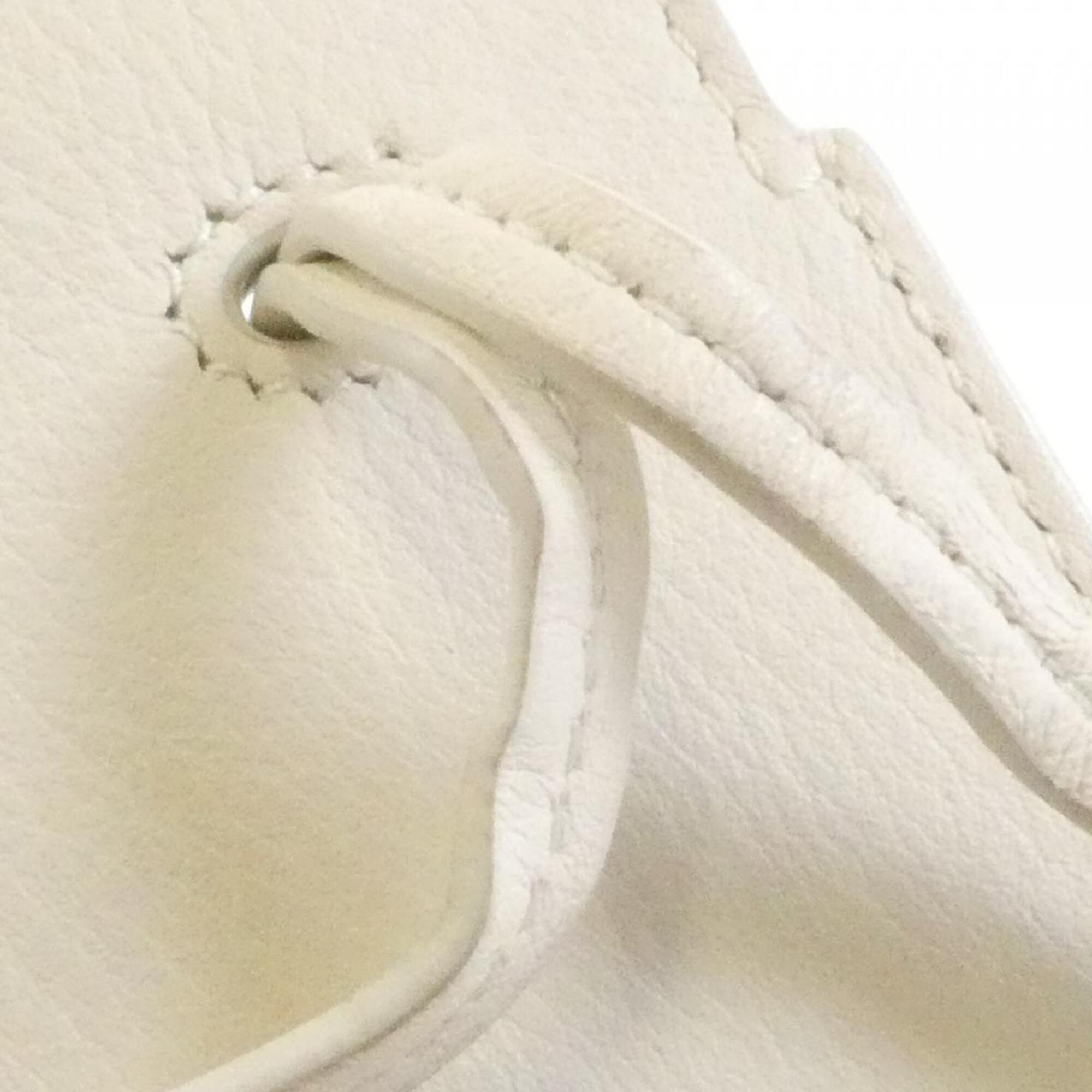 Loewe White Leather Shoulder Bag (Pre-Owned)