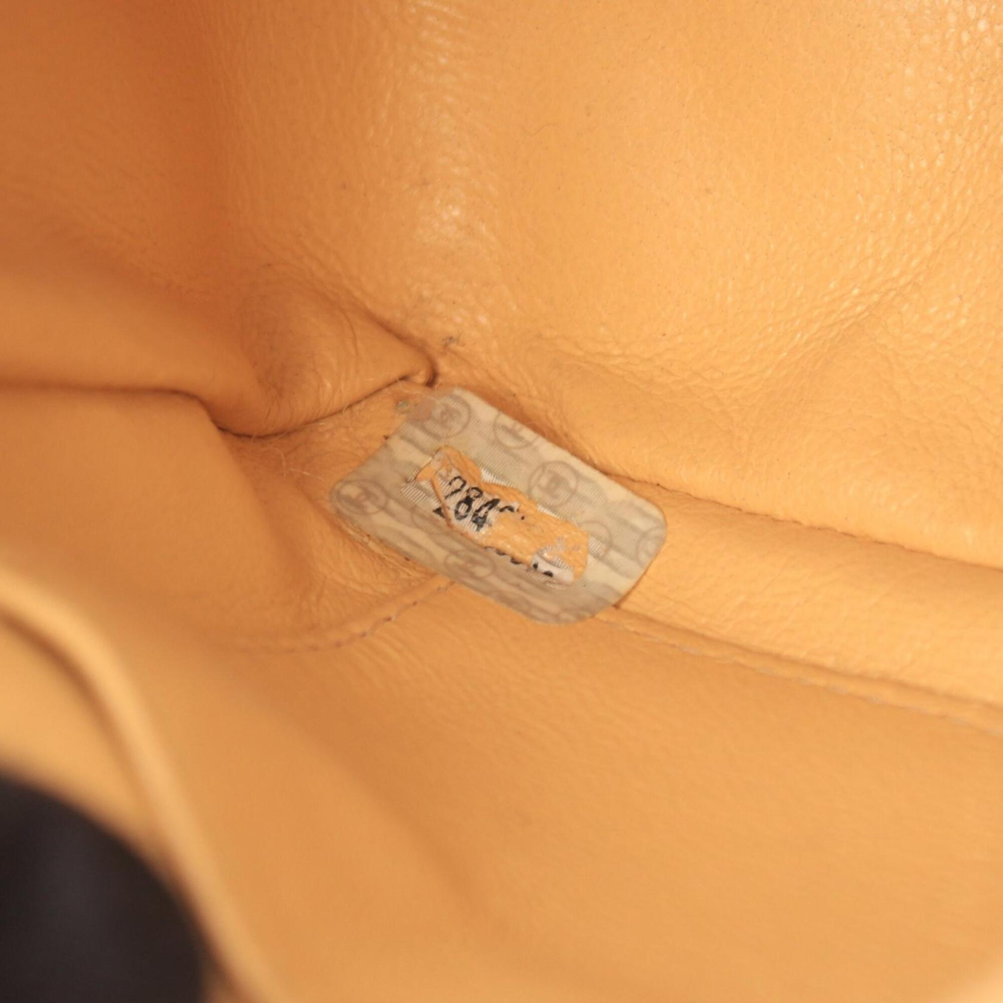 Chanel Beige Leather Handbag Shoulder Bag (Pre-Owned)