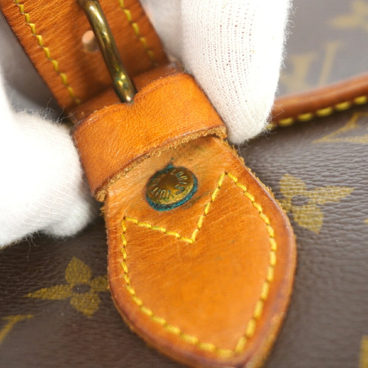 Louis Vuitton Brown Shoulder Bag (Pre-Owned)