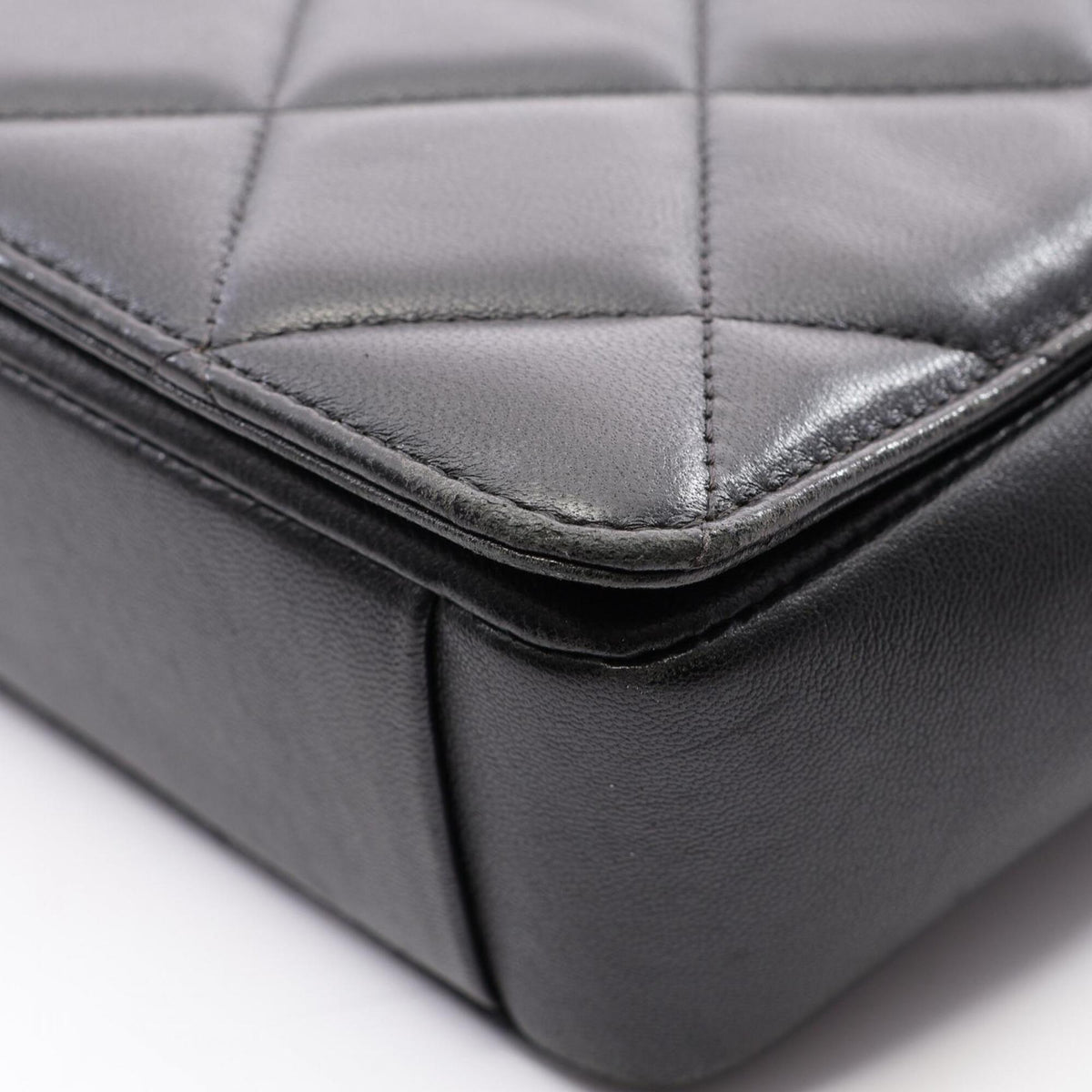 Chanel Black Leather Handbag Shoulder Bag (Pre-Owned)