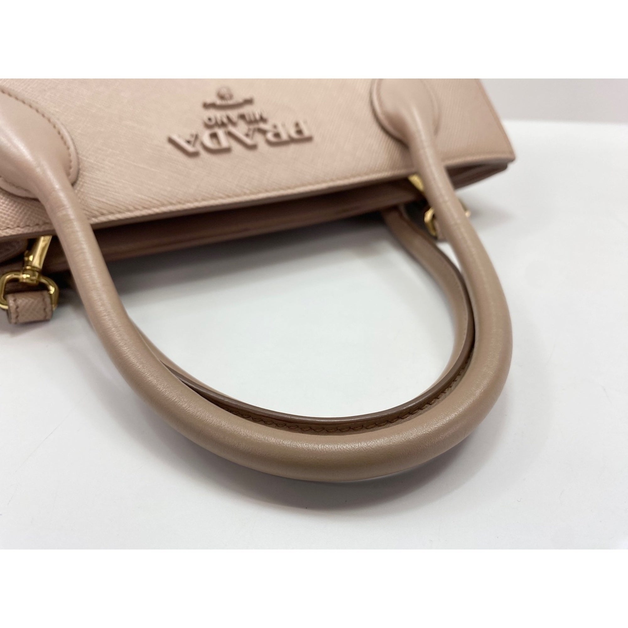 Prada Beige Handbag (Pre-Owned)