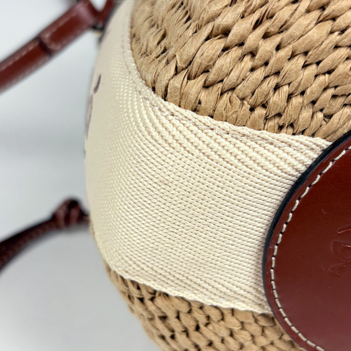 Chloé Beige Canvas Paper Basket Handbag (Pre-Owned)