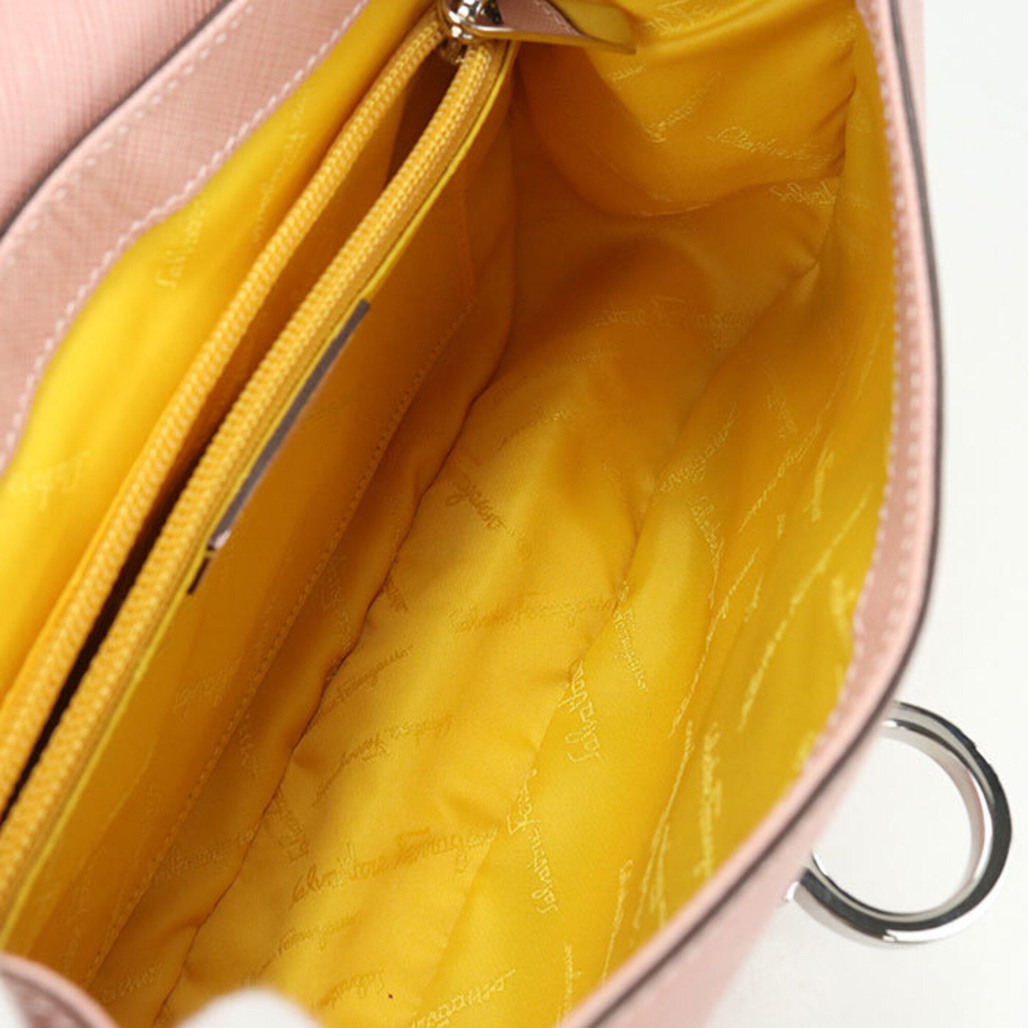 Salvatore Ferragamo Pink Leather Shoulder Bag (Pre-Owned)