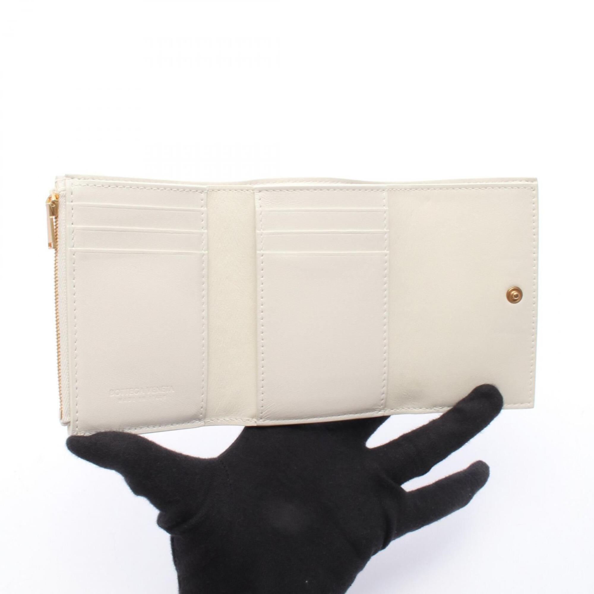 Bottega Veneta White Leather Wallet (Tri-Fold) (Pre-Owned)