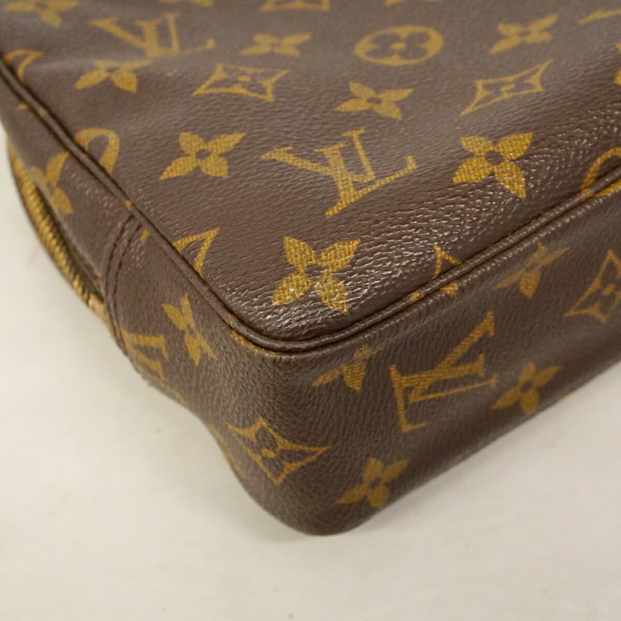 Louis Vuitton Brown Pouch (Pre-Owned)