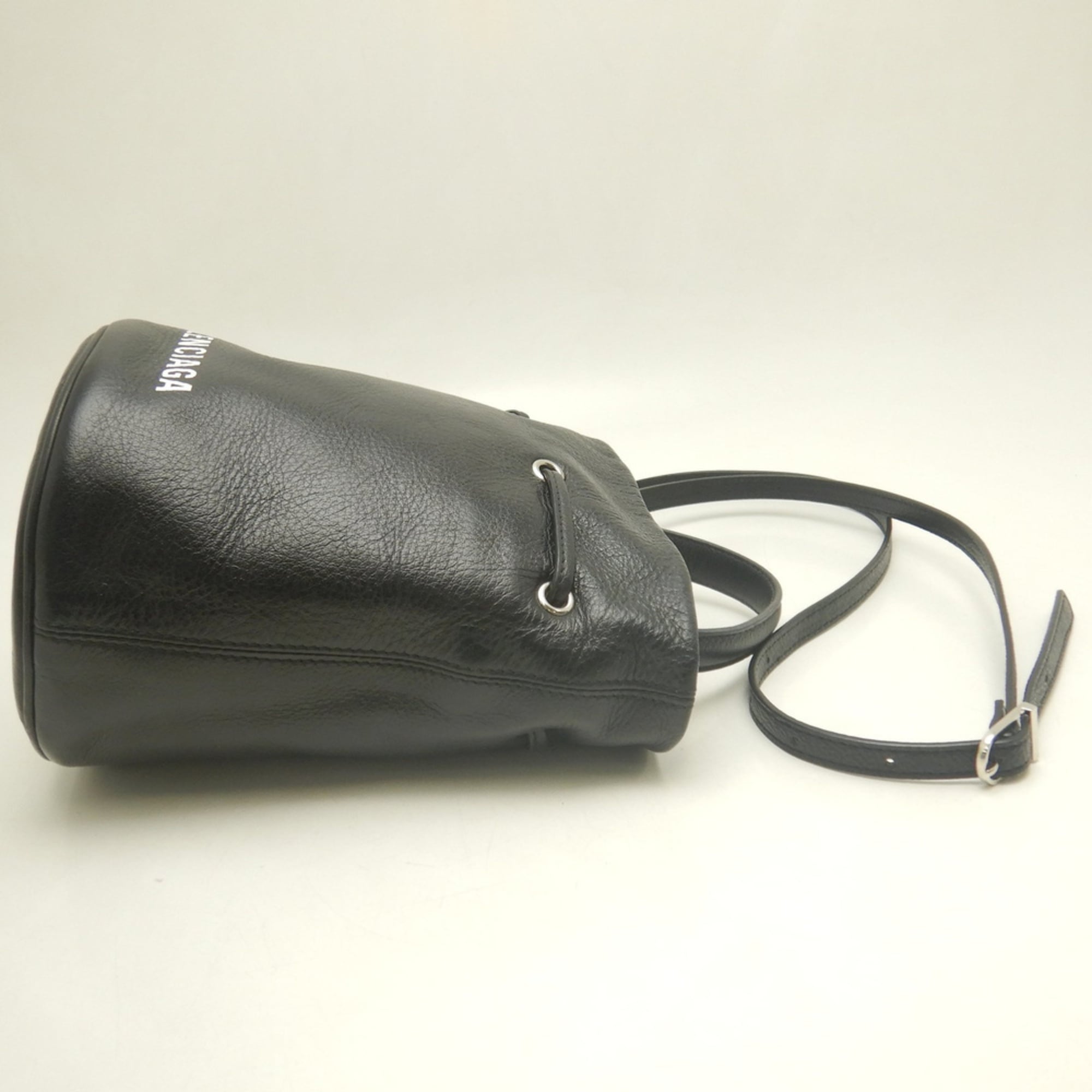 Balenciaga Black Leather Shoulder Bag (Pre-Owned)