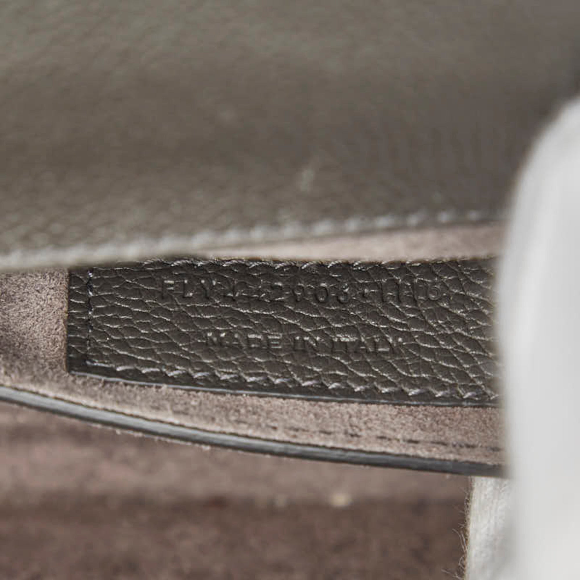 Saint Laurent Gray Leather Shoulder Bag (Pre-Owned)