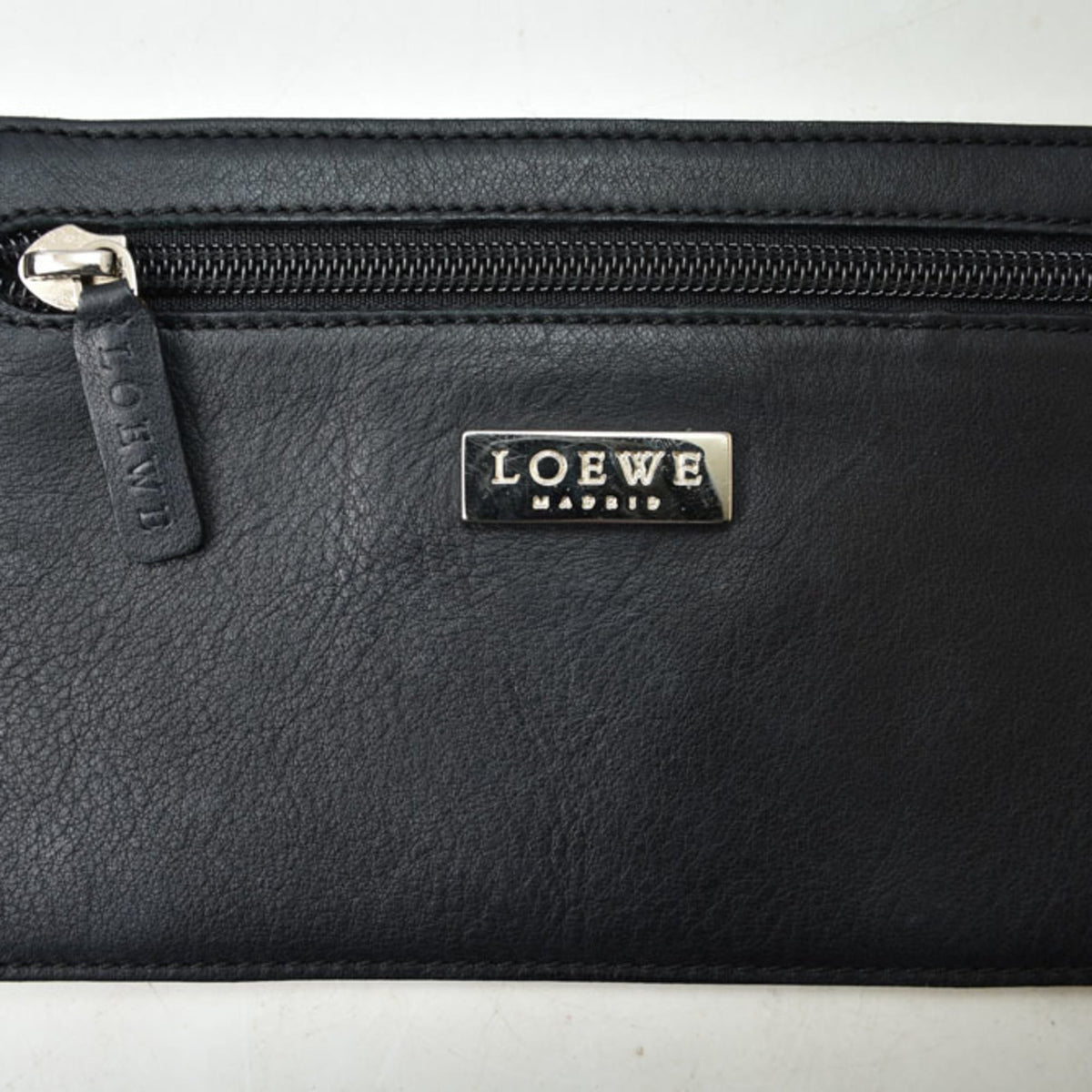 Loewe Black Leather Handbag (Pre-Owned)