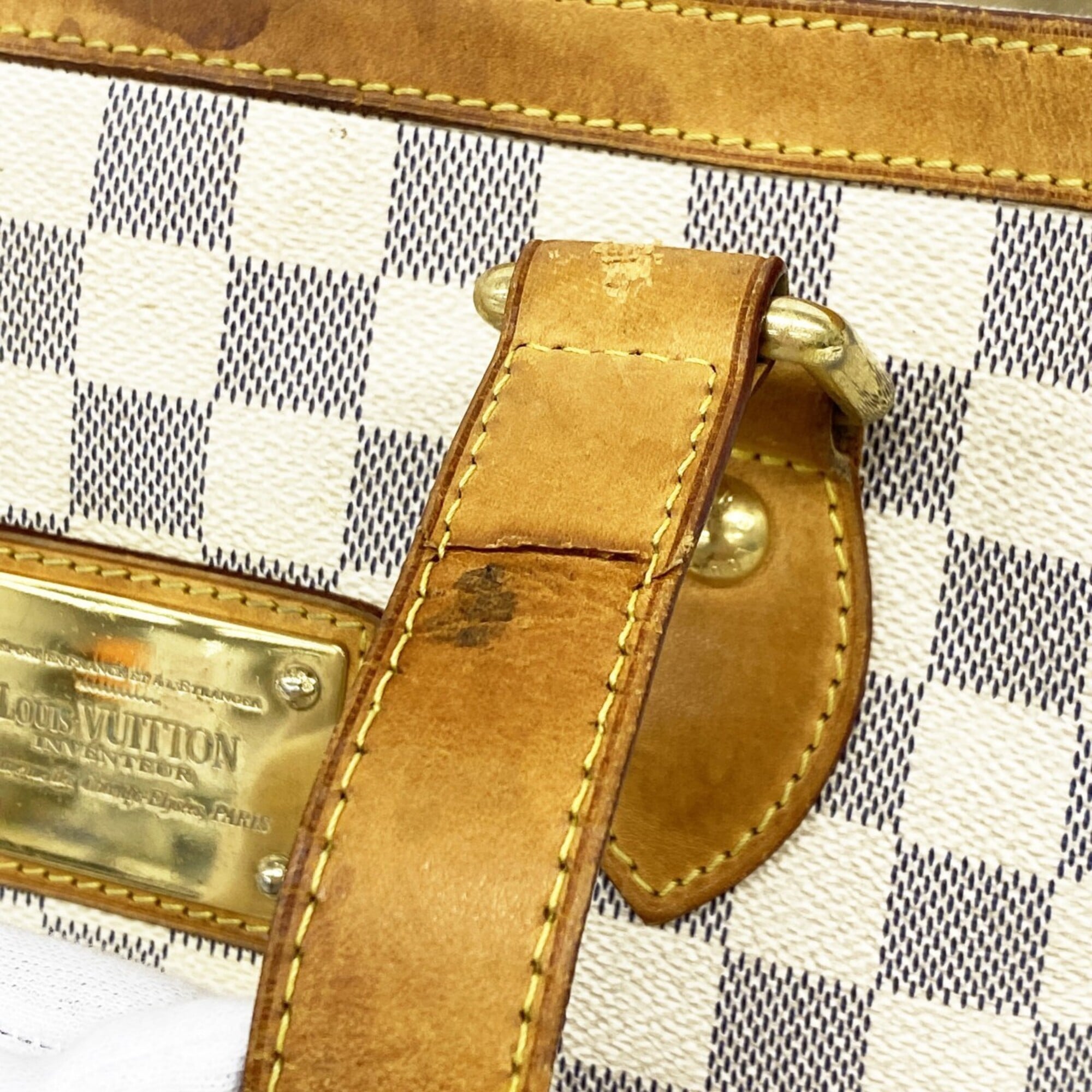 Louis Vuitton White Tote Bag (Pre-Owned)