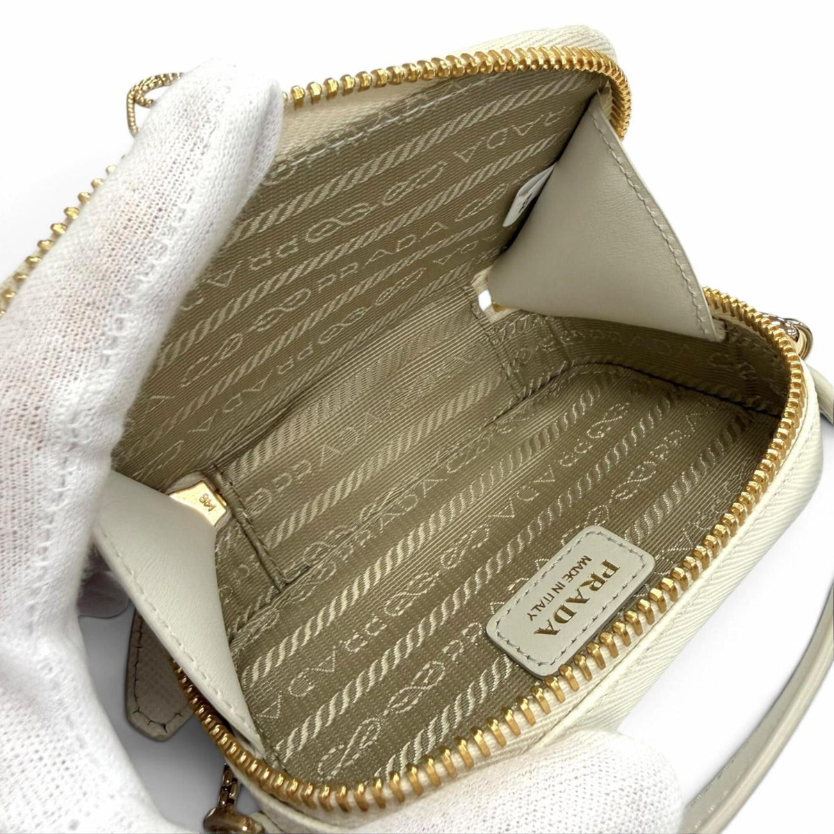 Prada White Leather Pouch (Pre-Owned)