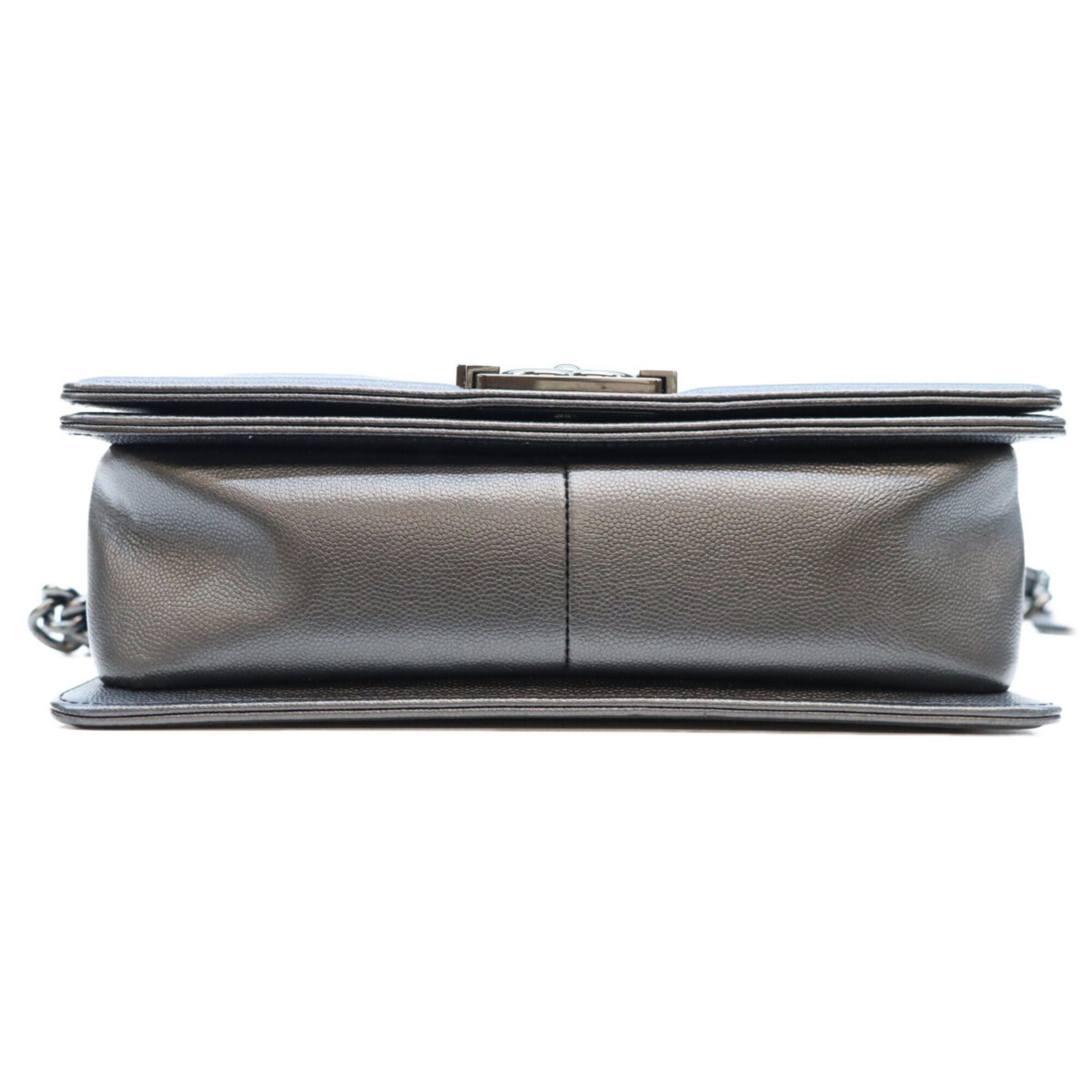Chanel Black Grained Calfskin Shoulder Bag (Pre-Owned)